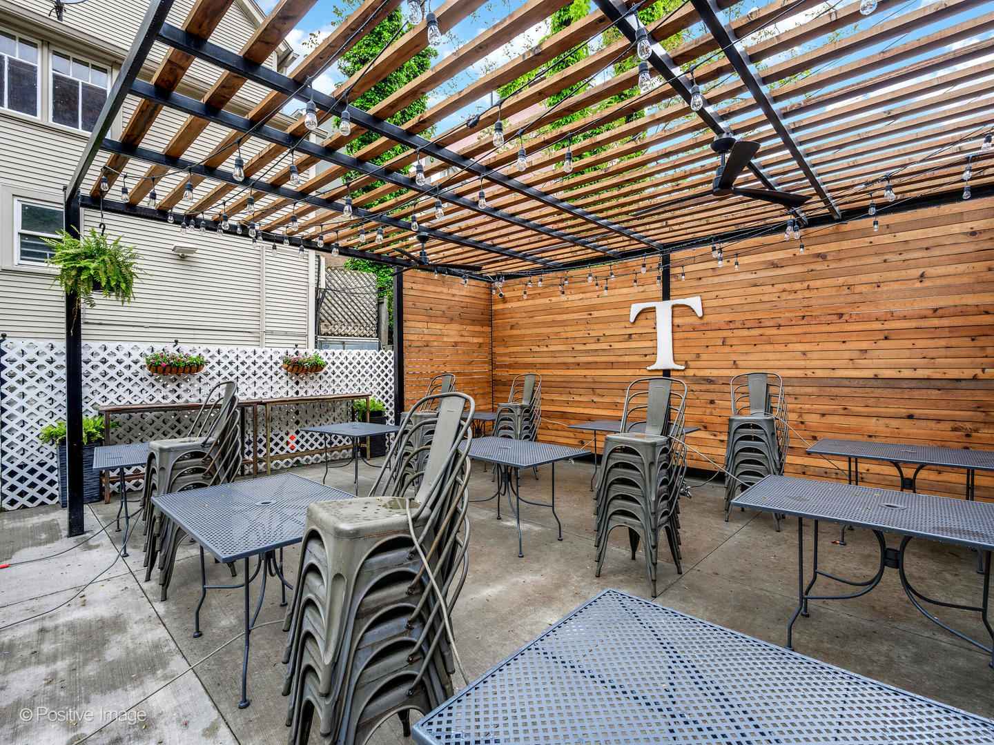 1059 W Wrightwood Avenue