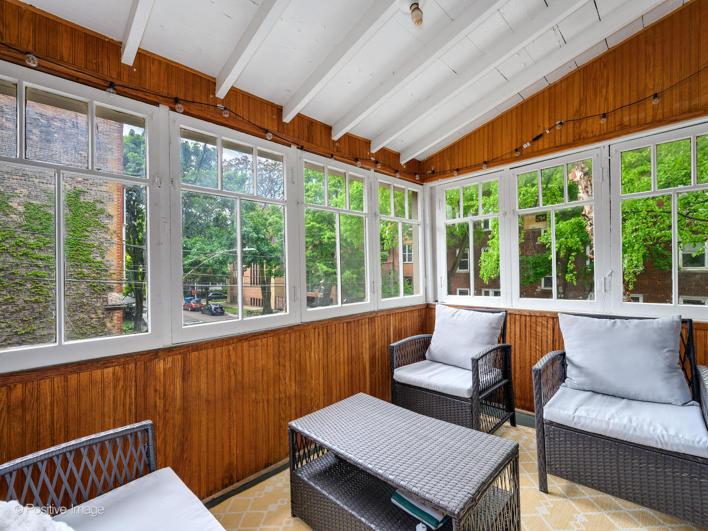 1059 W Wrightwood Avenue