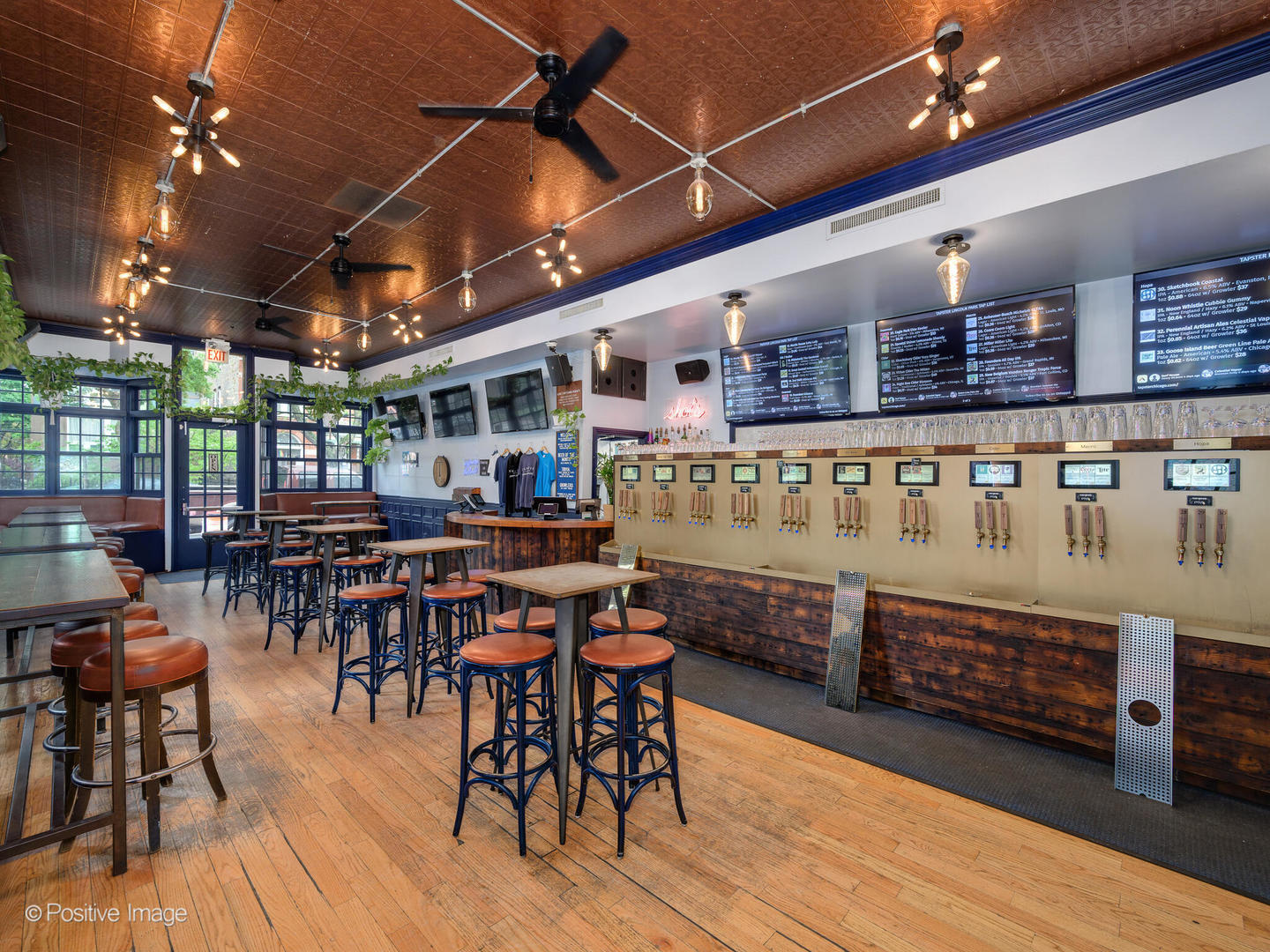 1059 W Wrightwood Avenue