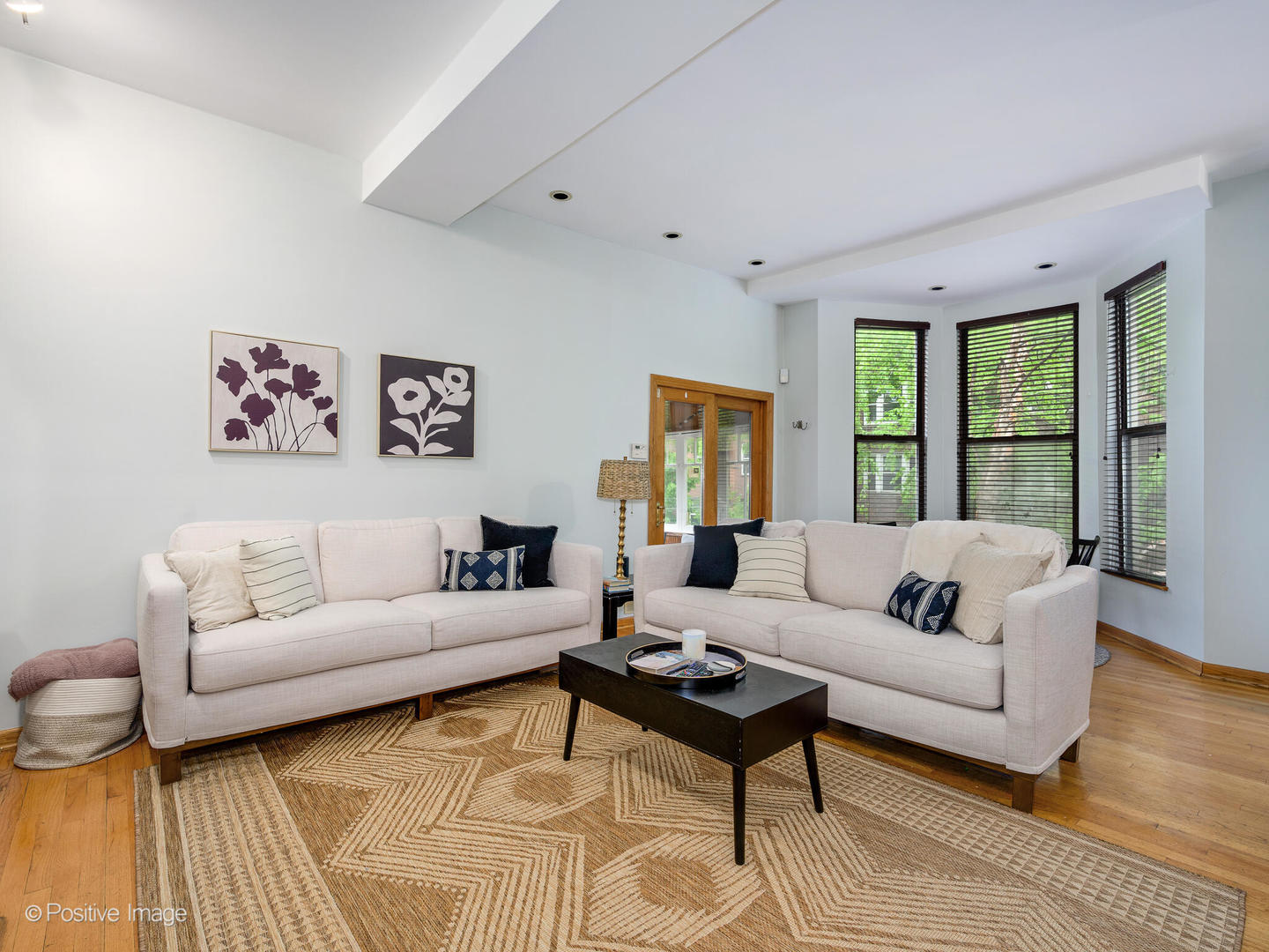 1059 W Wrightwood Avenue