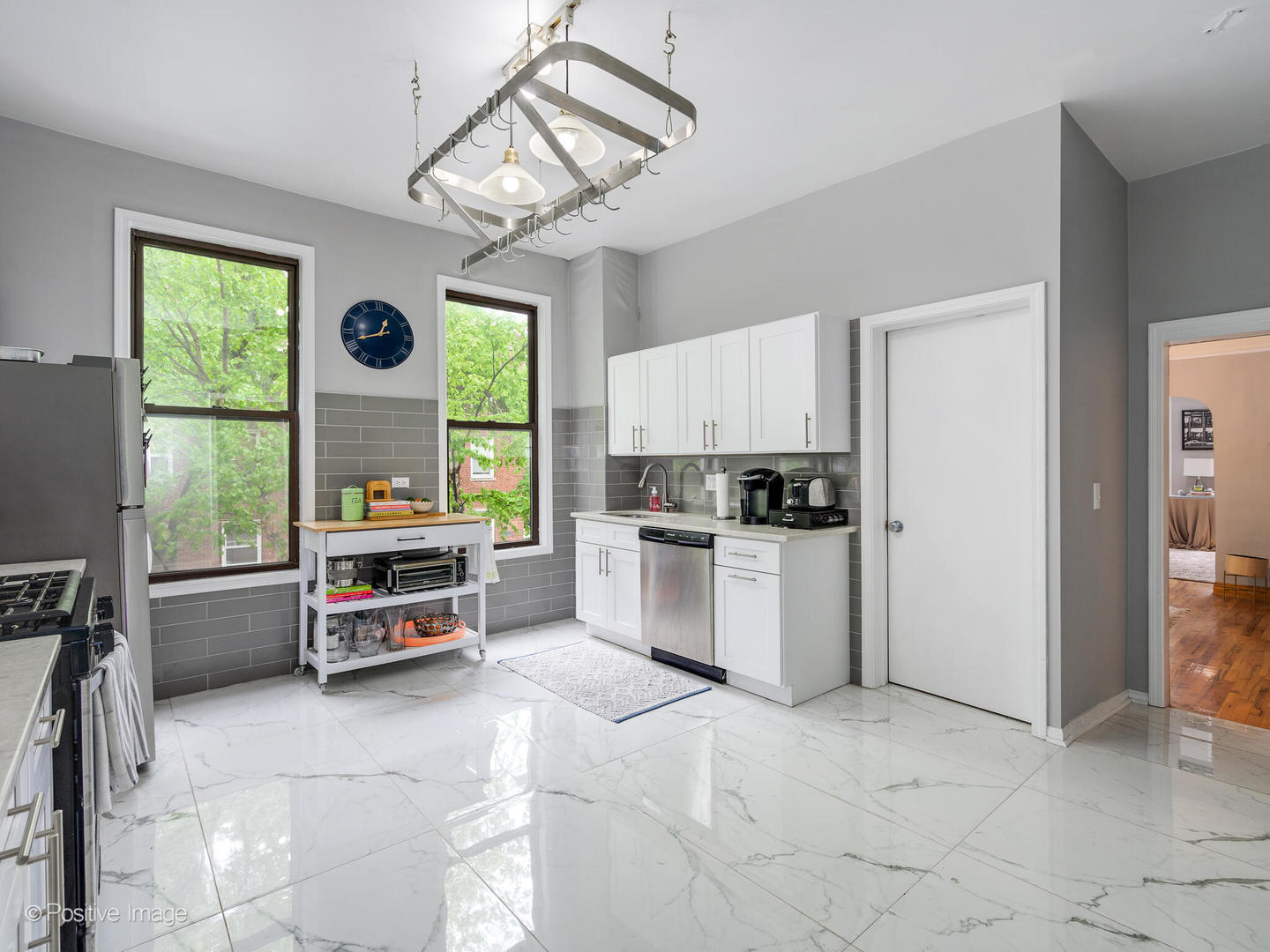 1059 W Wrightwood Avenue