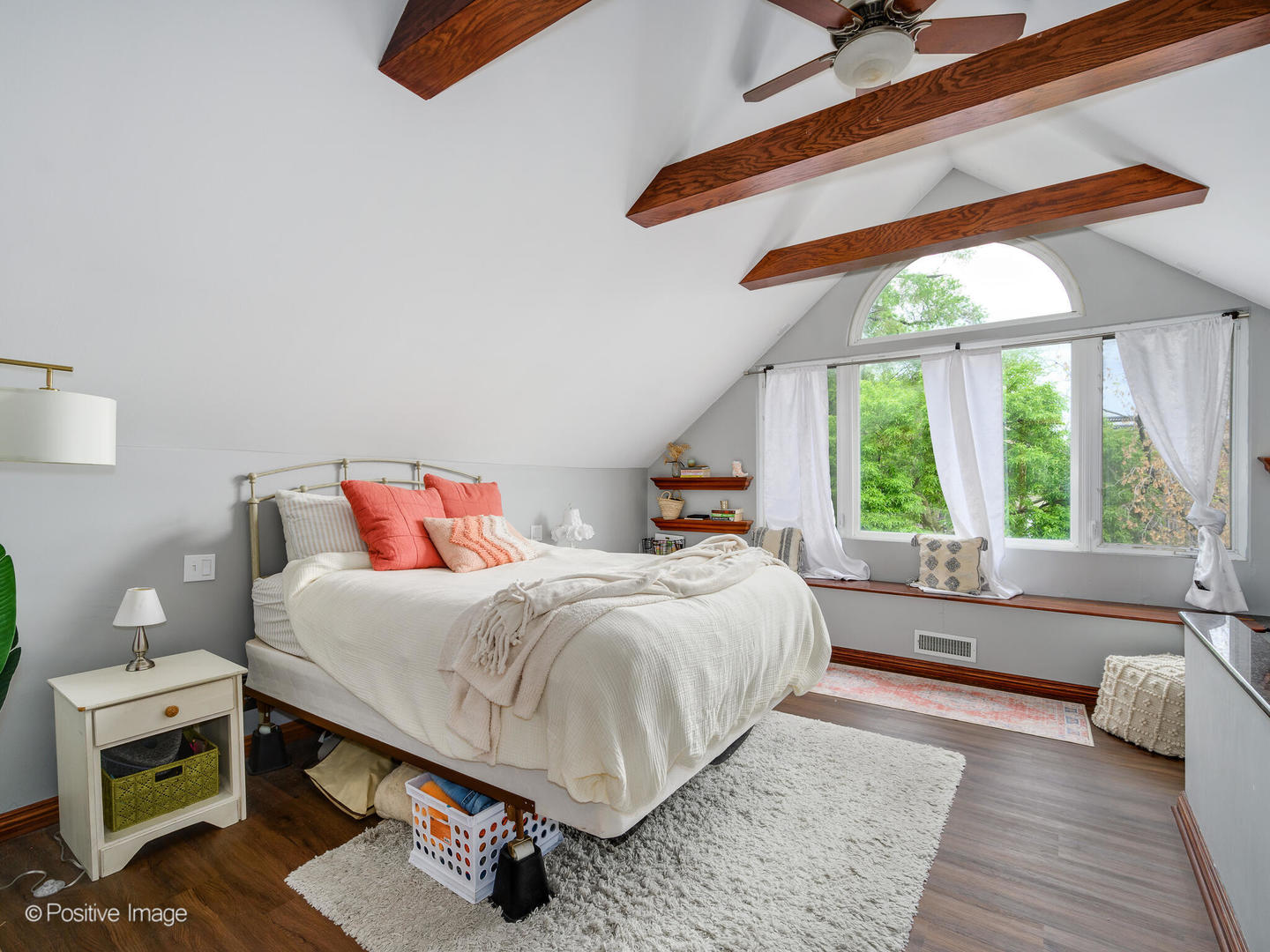 1059 W Wrightwood Avenue