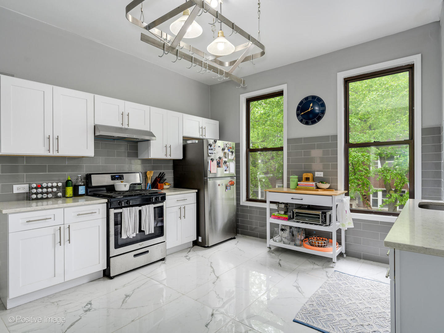 1059 W Wrightwood Avenue