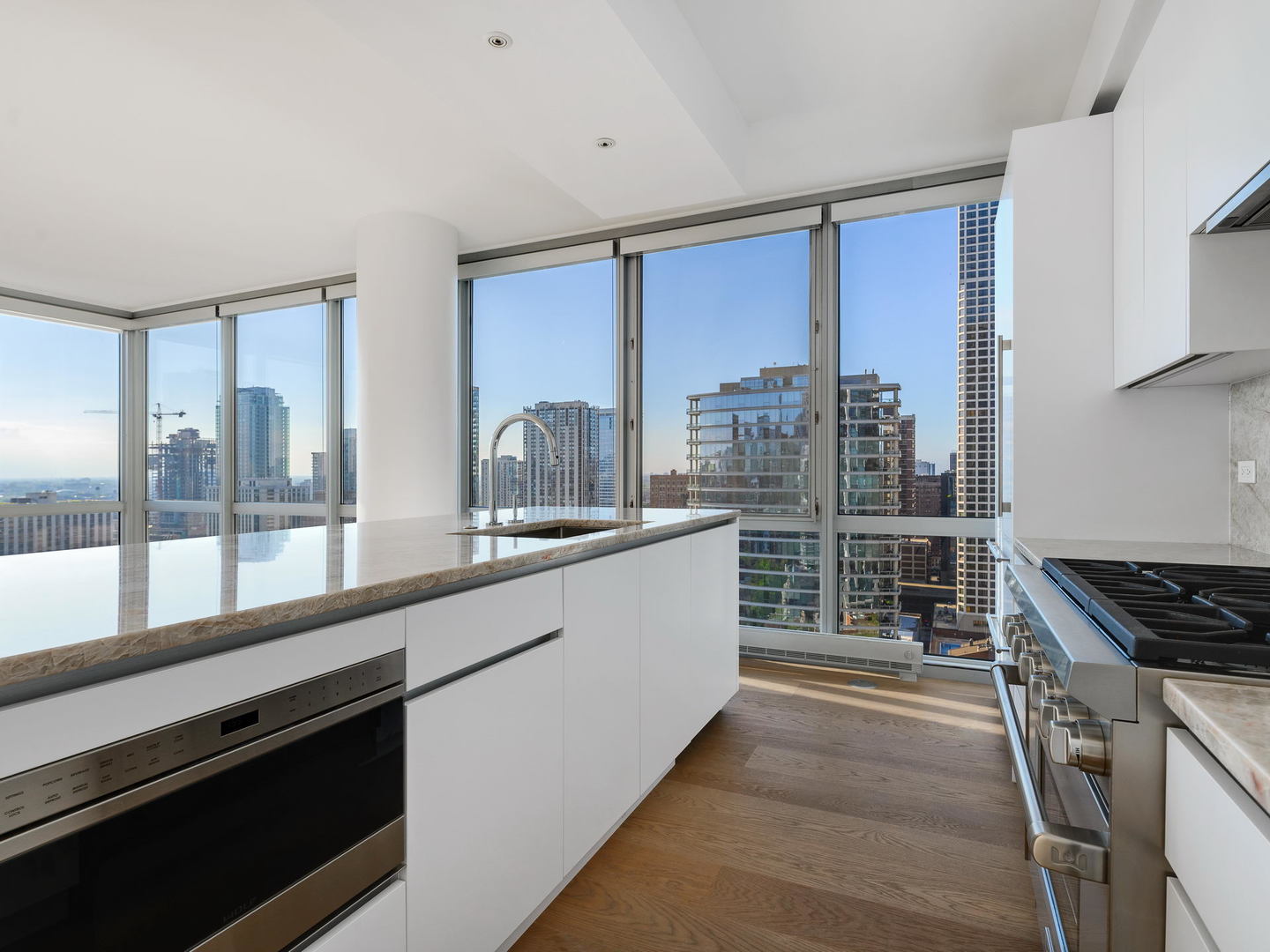 2 W Delaware Place Unit: 2007