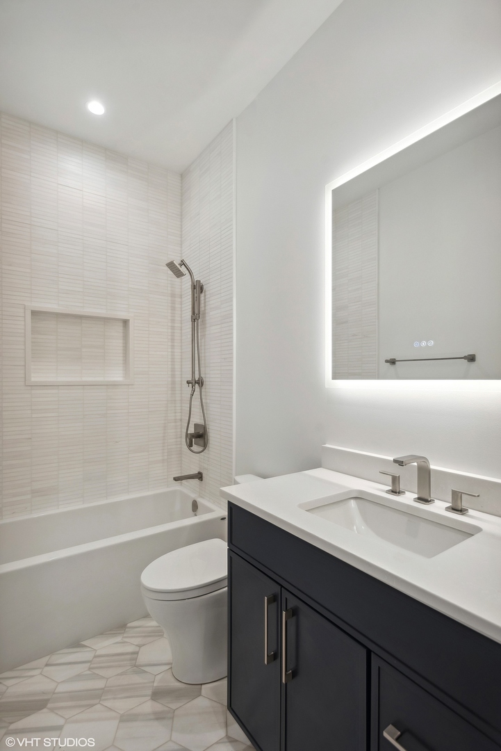 3642 N Magnolia Avenue