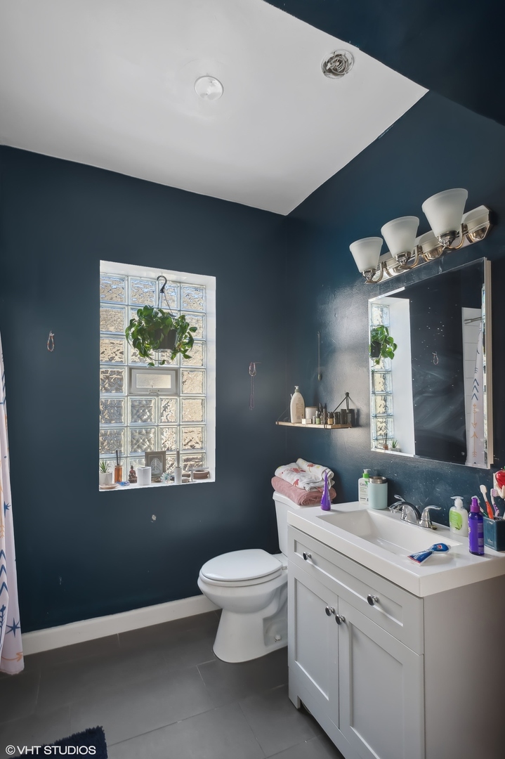 3336 W Potomac Avenue