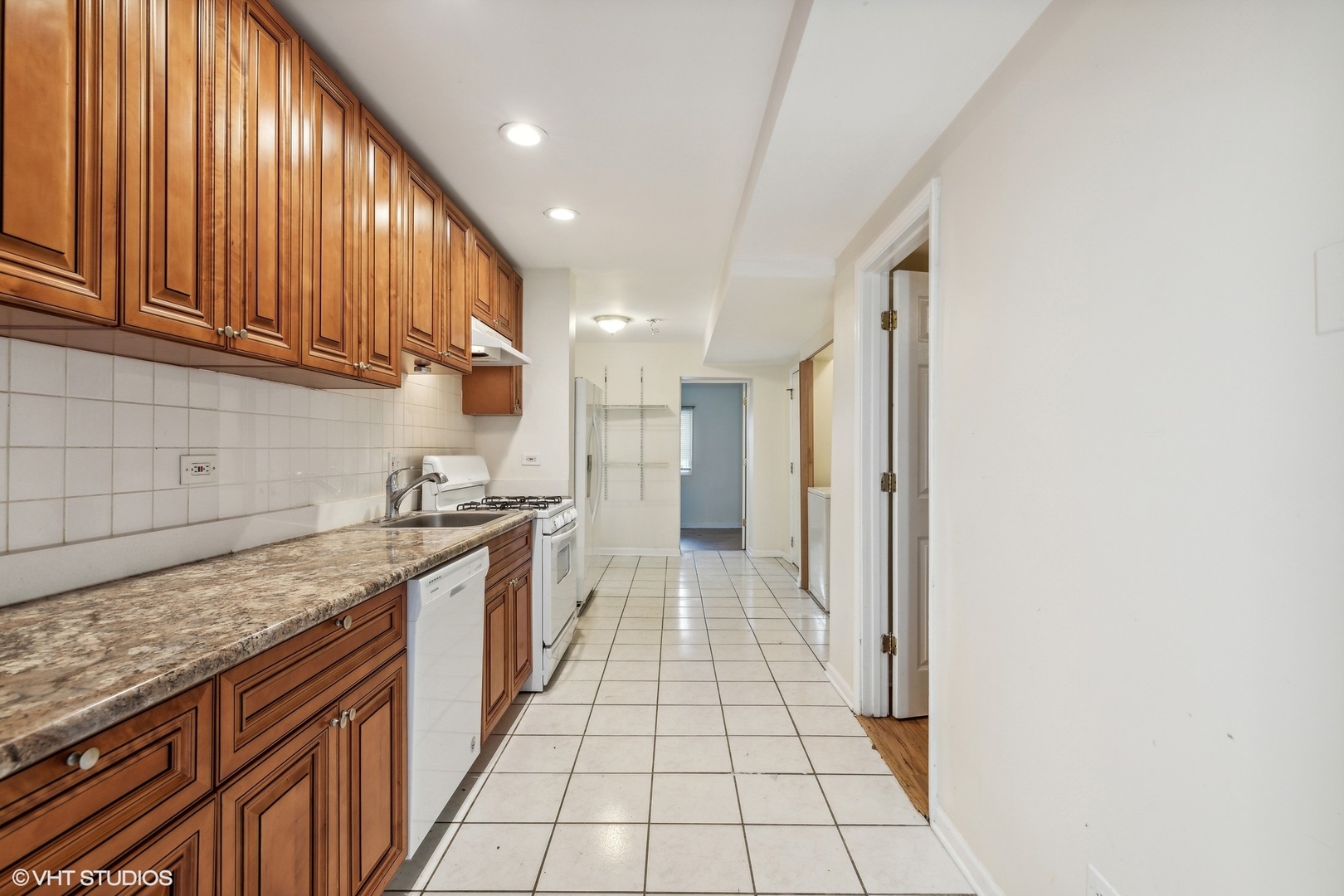 3336 W Potomac Avenue