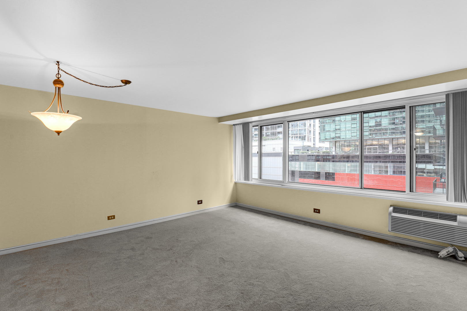 211 E Ohio Street Unit: 1414