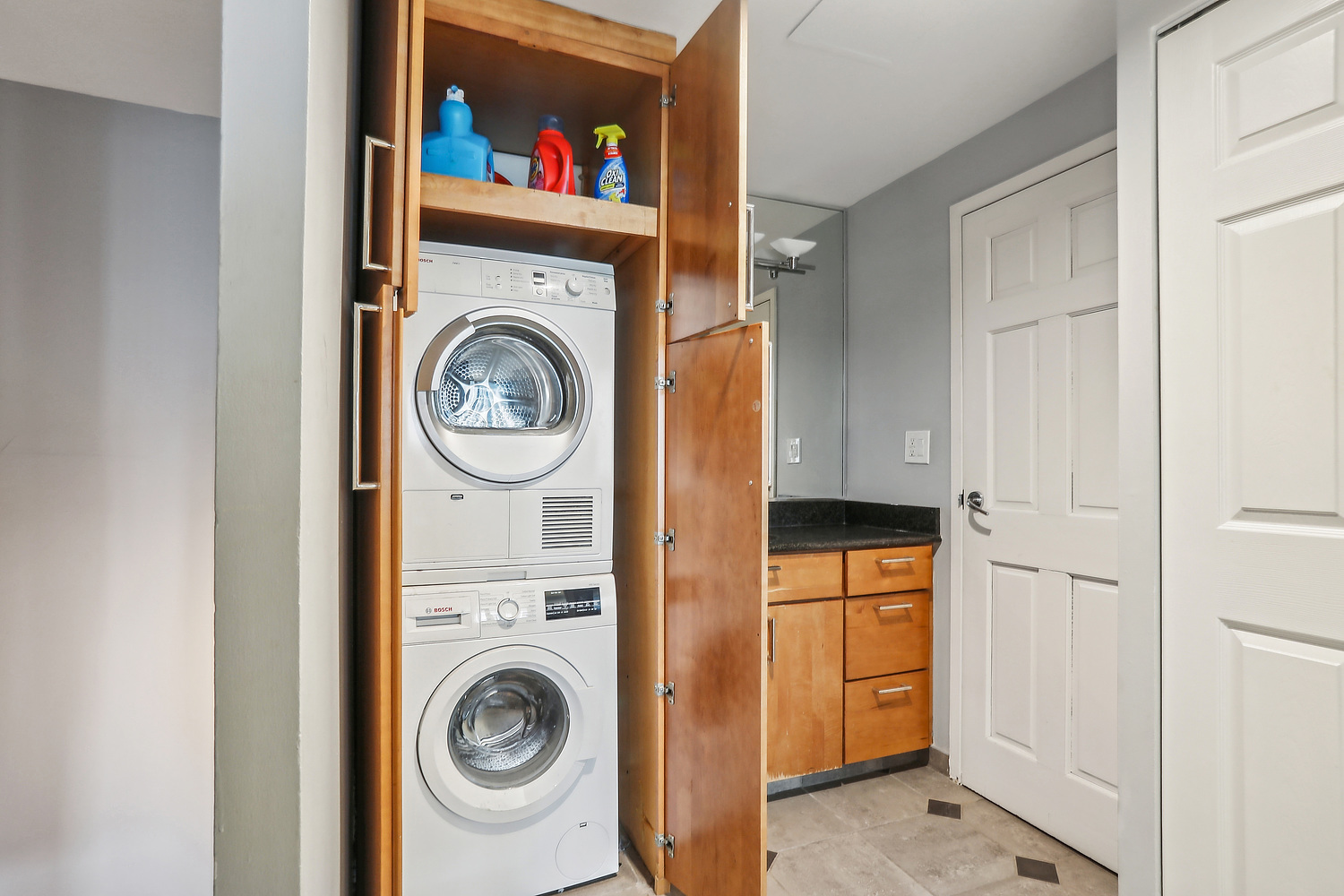 1221 N DEARBORN Street Unit: 1604S