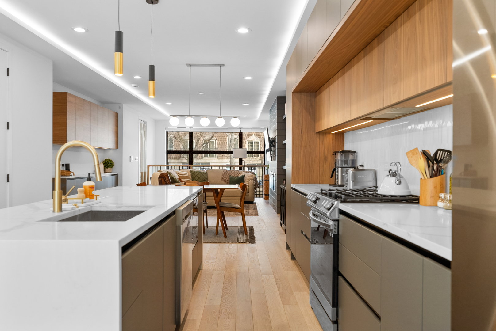 1520 N Ashland Avenue Unit: 1