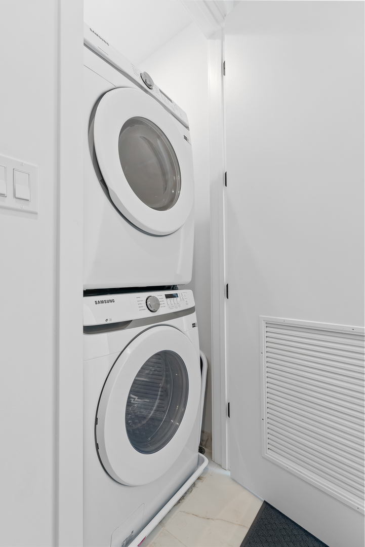 1520 N Ashland Avenue Unit: 1