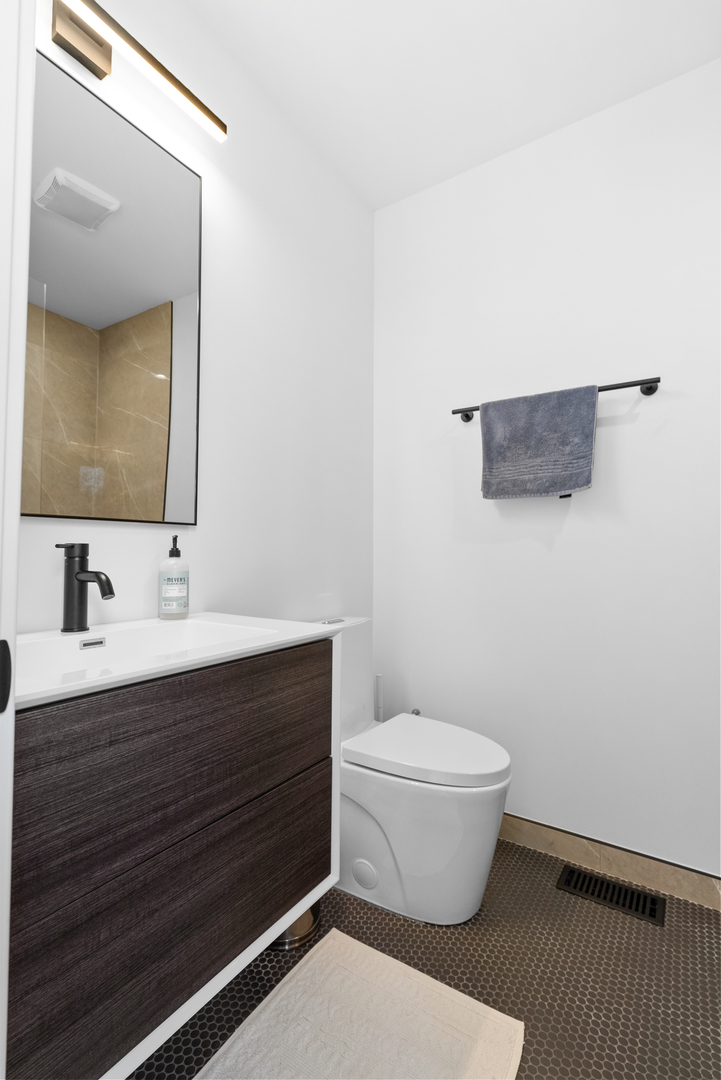 1520 N Ashland Avenue Unit: 1