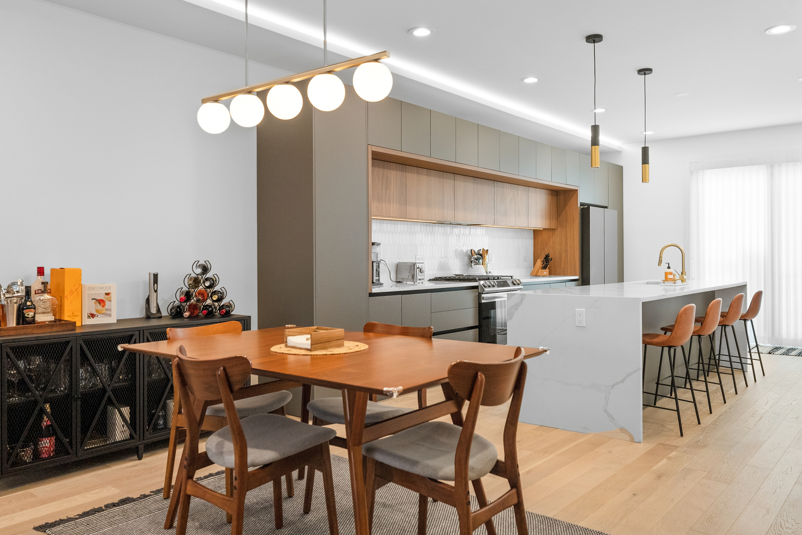 1520 N Ashland Avenue Unit: 1