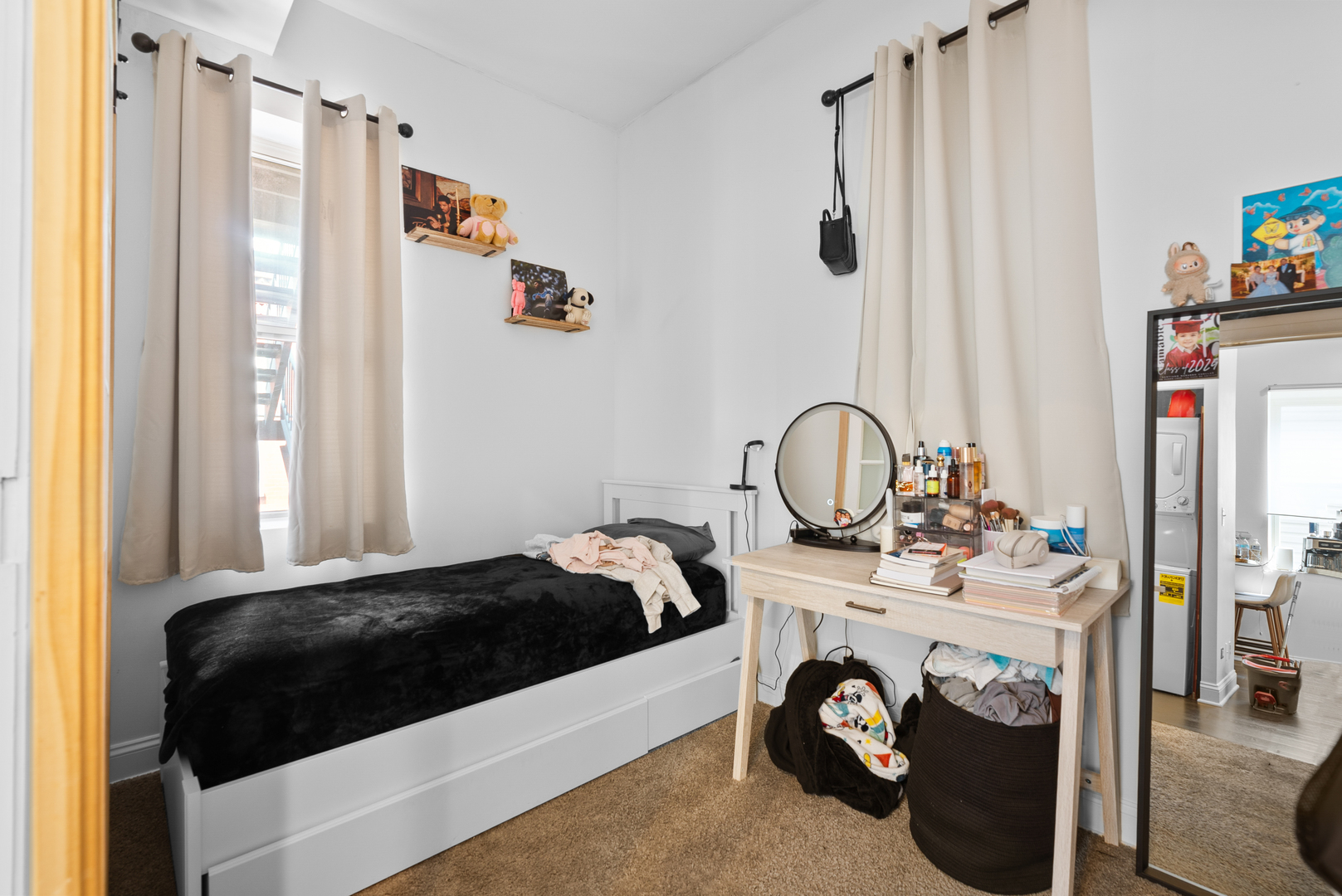 524 N ARMOUR Street Unit: 2W