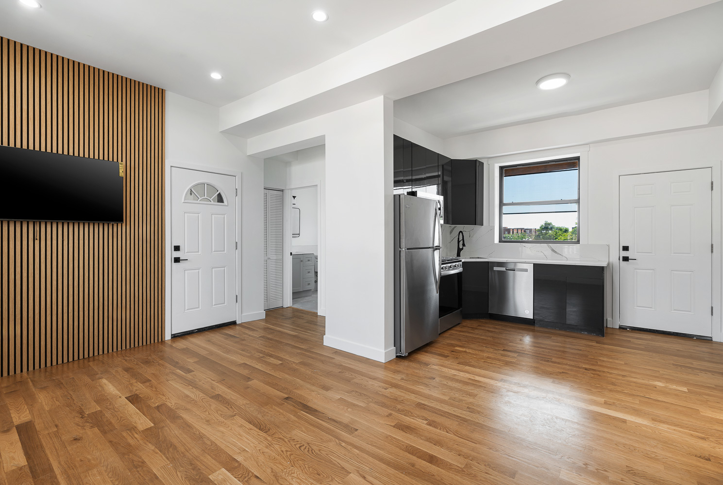3025 W Irving Park Road Unit: 3S