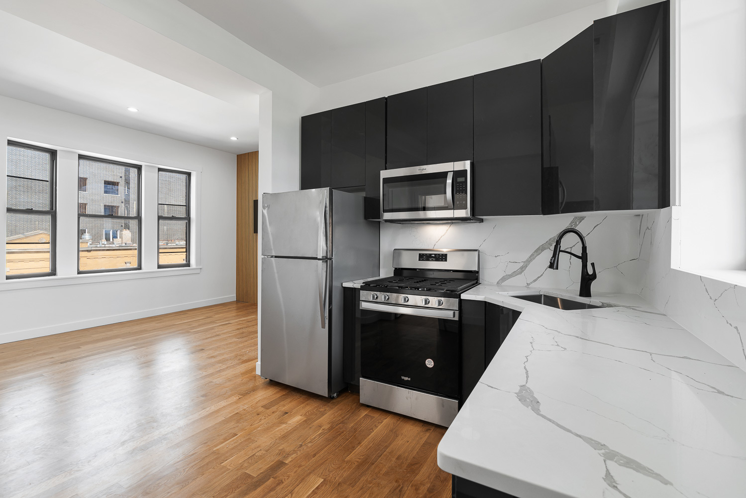 3025 W Irving Park Road Unit: 3S