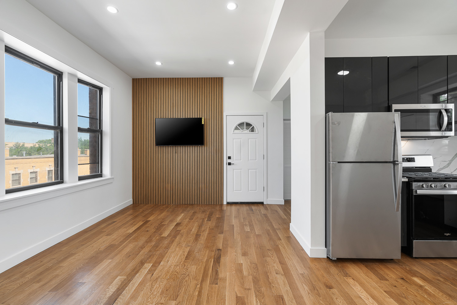 3025 W Irving Park Road Unit: 3S