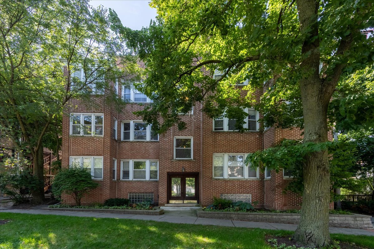 1112 Main Street Unit: 3E