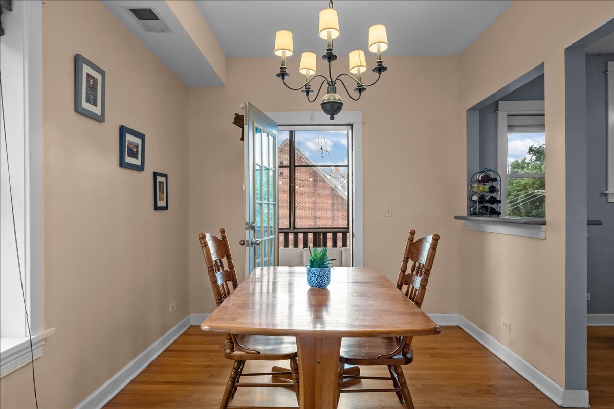 1112 Main Street Unit: 3E