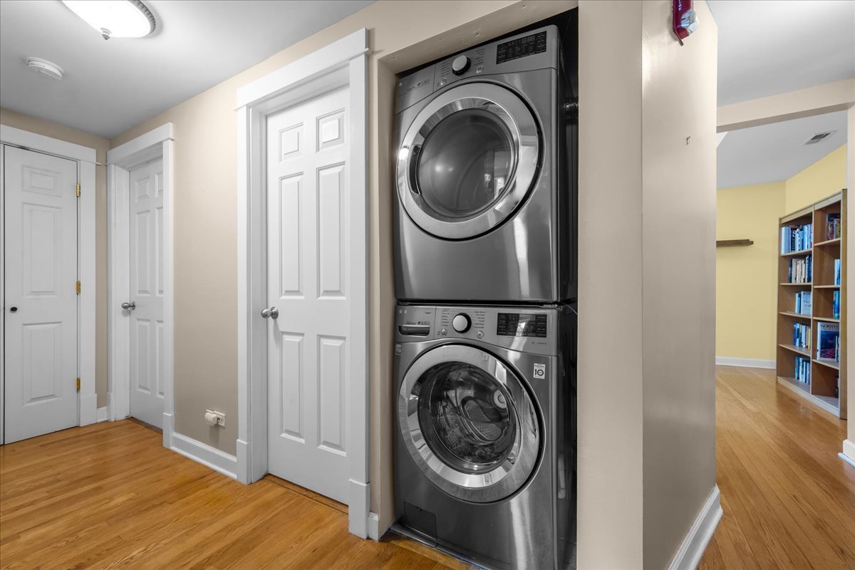 1112 Main Street Unit: 3E