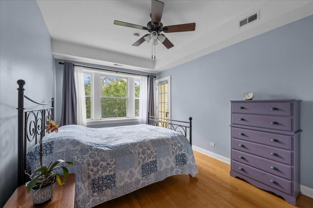 1112 Main Street Unit: 3E