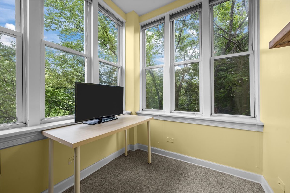 1112 Main Street Unit: 3E