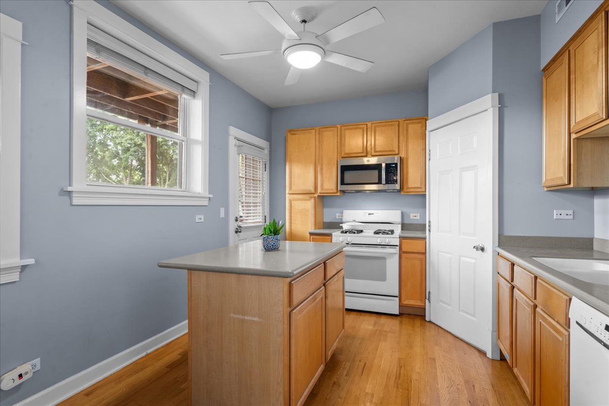 1112 Main Street Unit: 3E