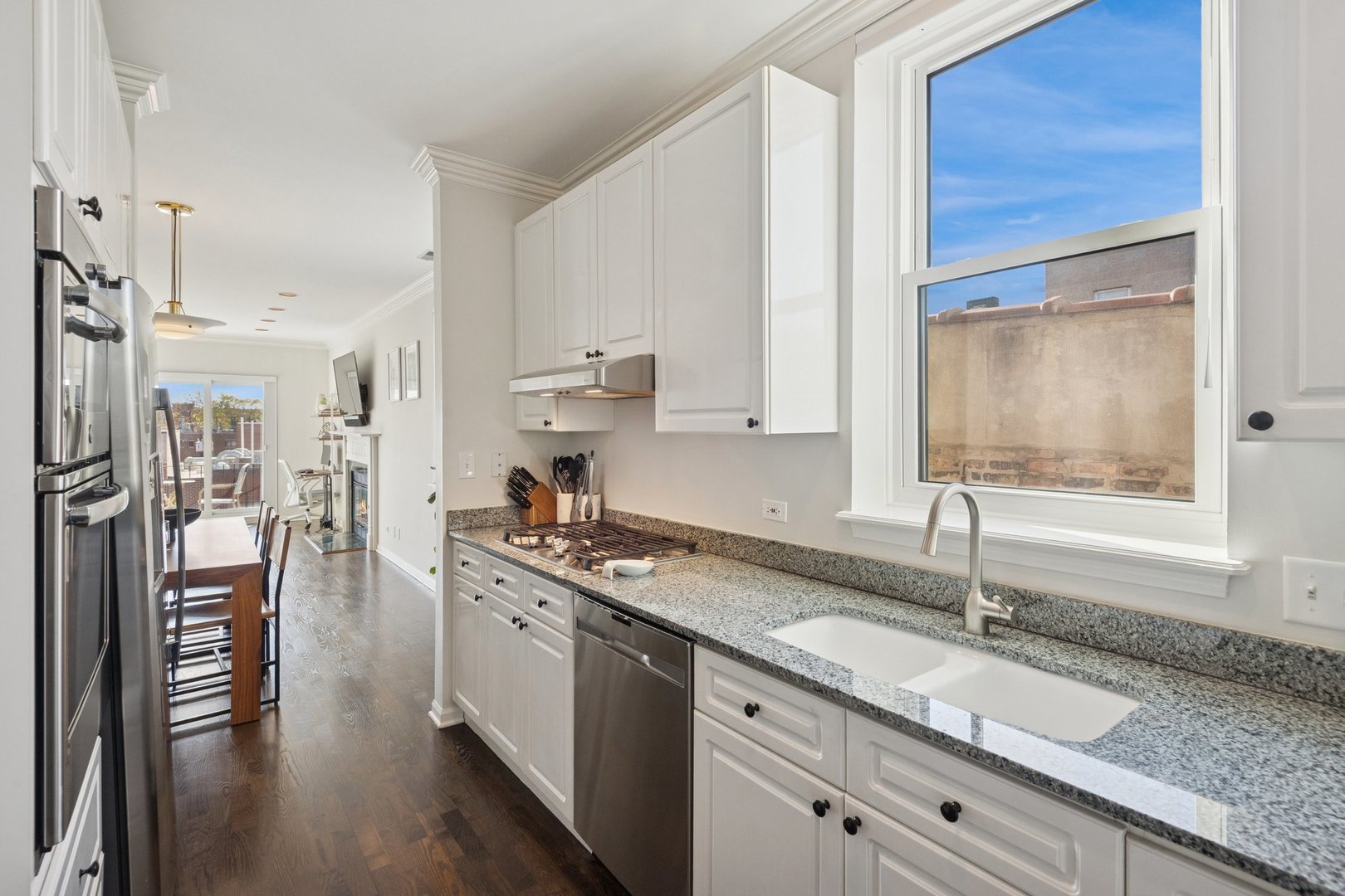 1122 W Armitage Avenue Unit: 302