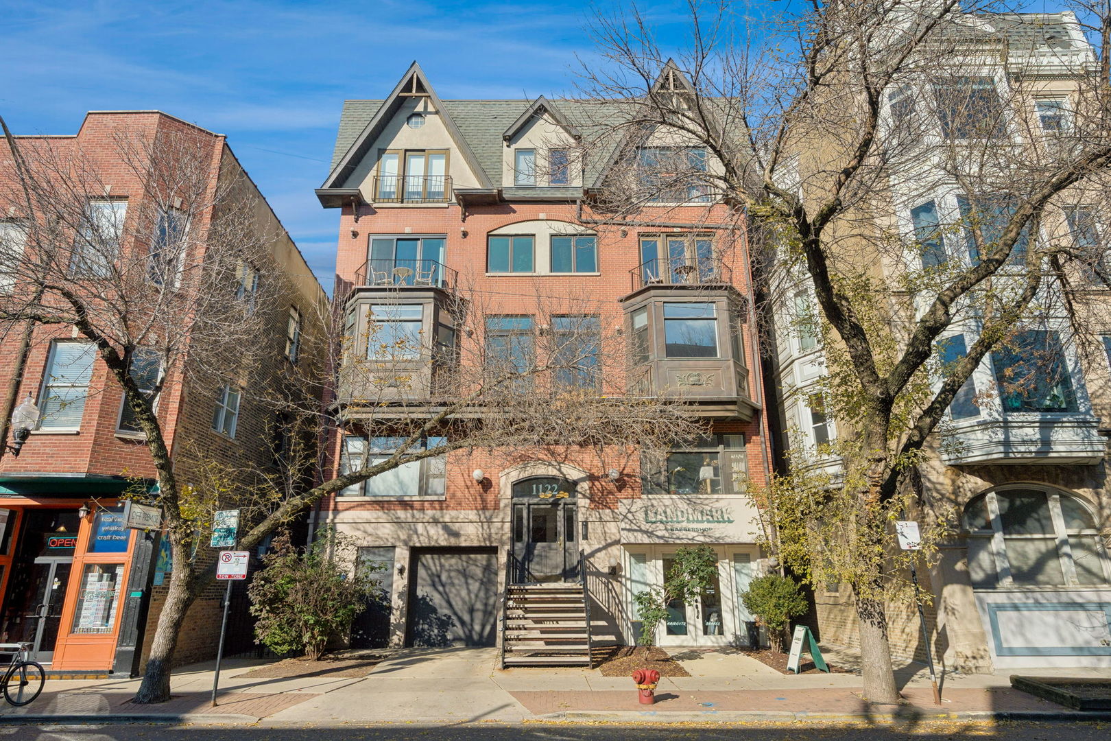 1122 W Armitage Avenue Unit: 302