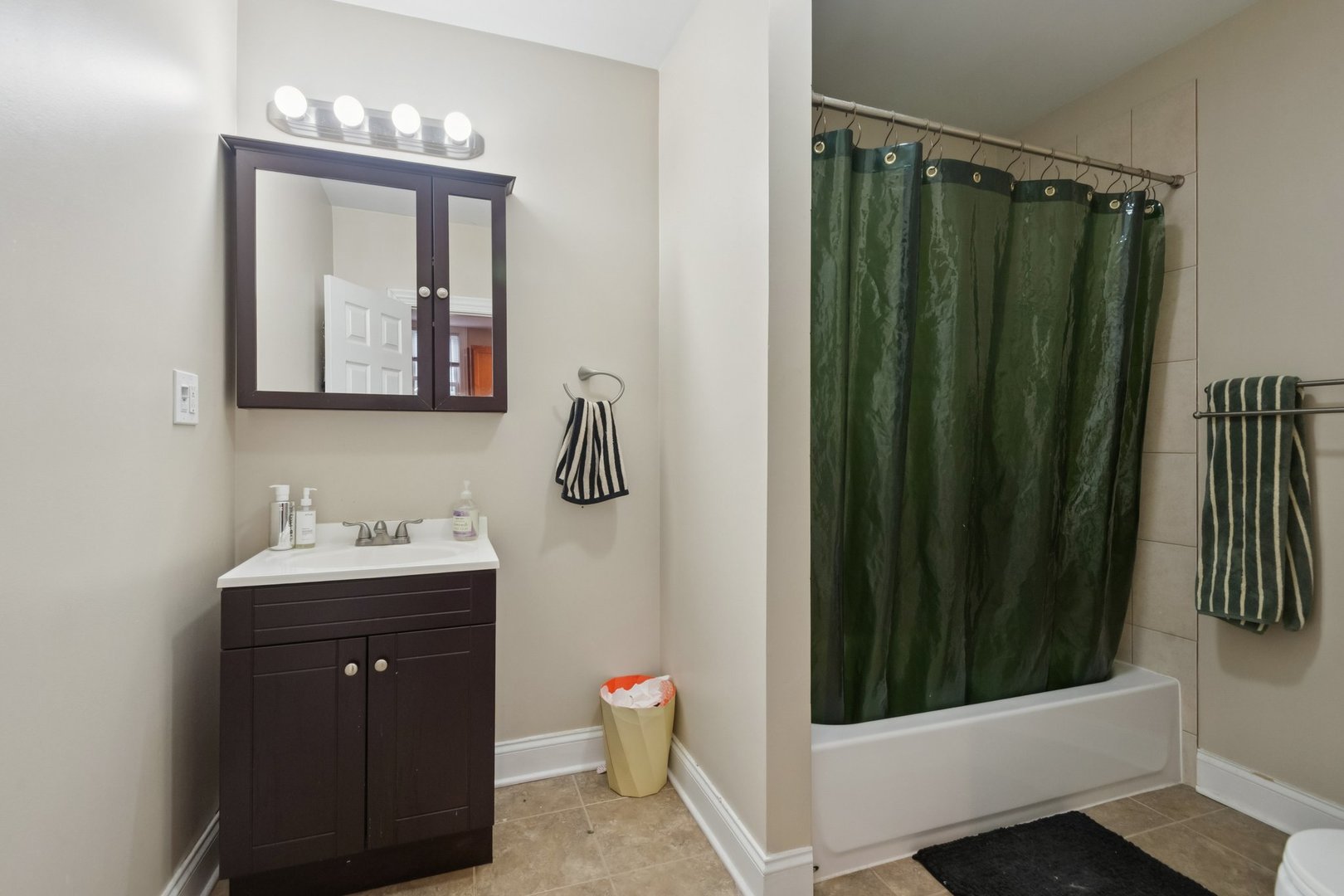 1707 N WASHTENAW Avenue