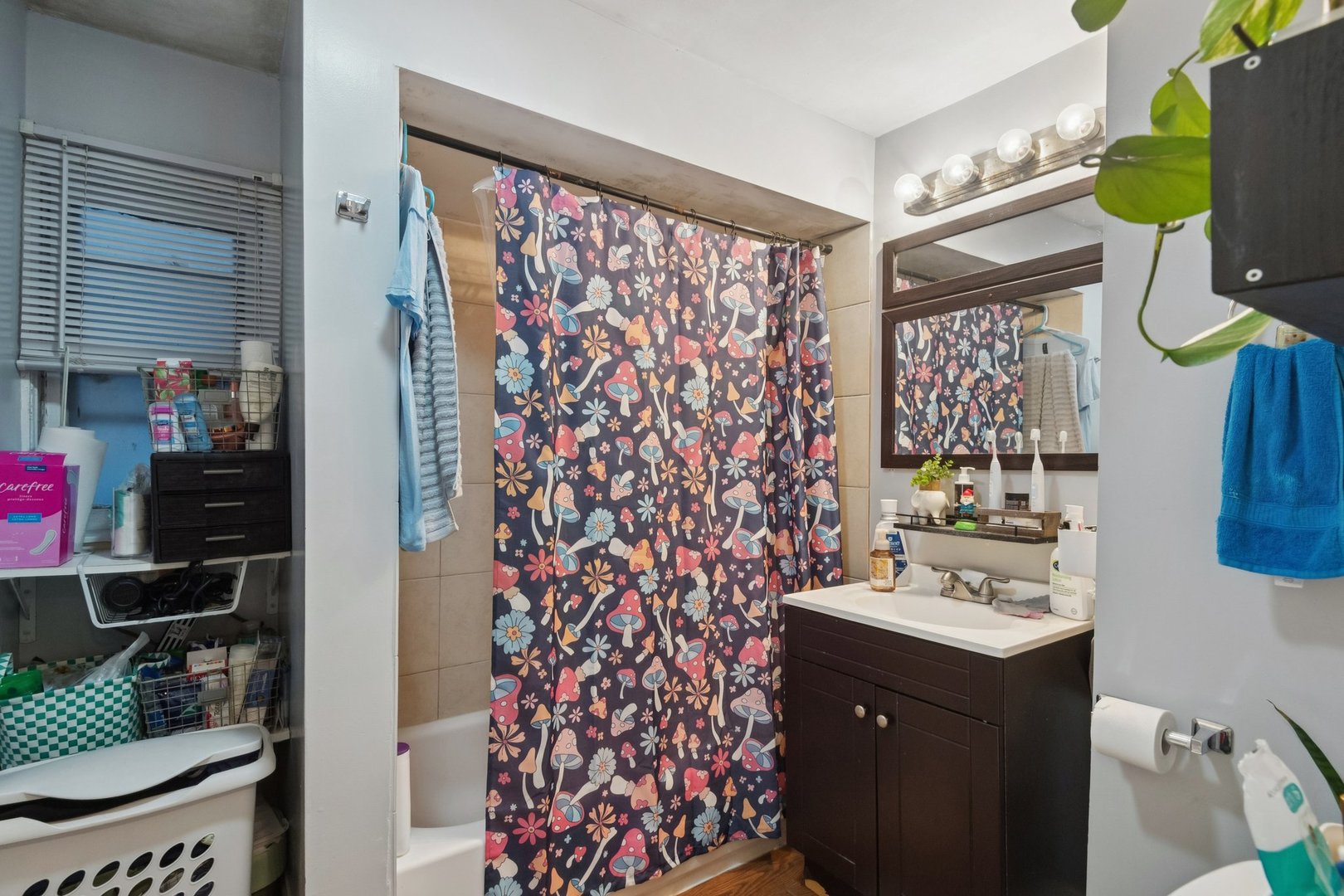 1707 N WASHTENAW Avenue