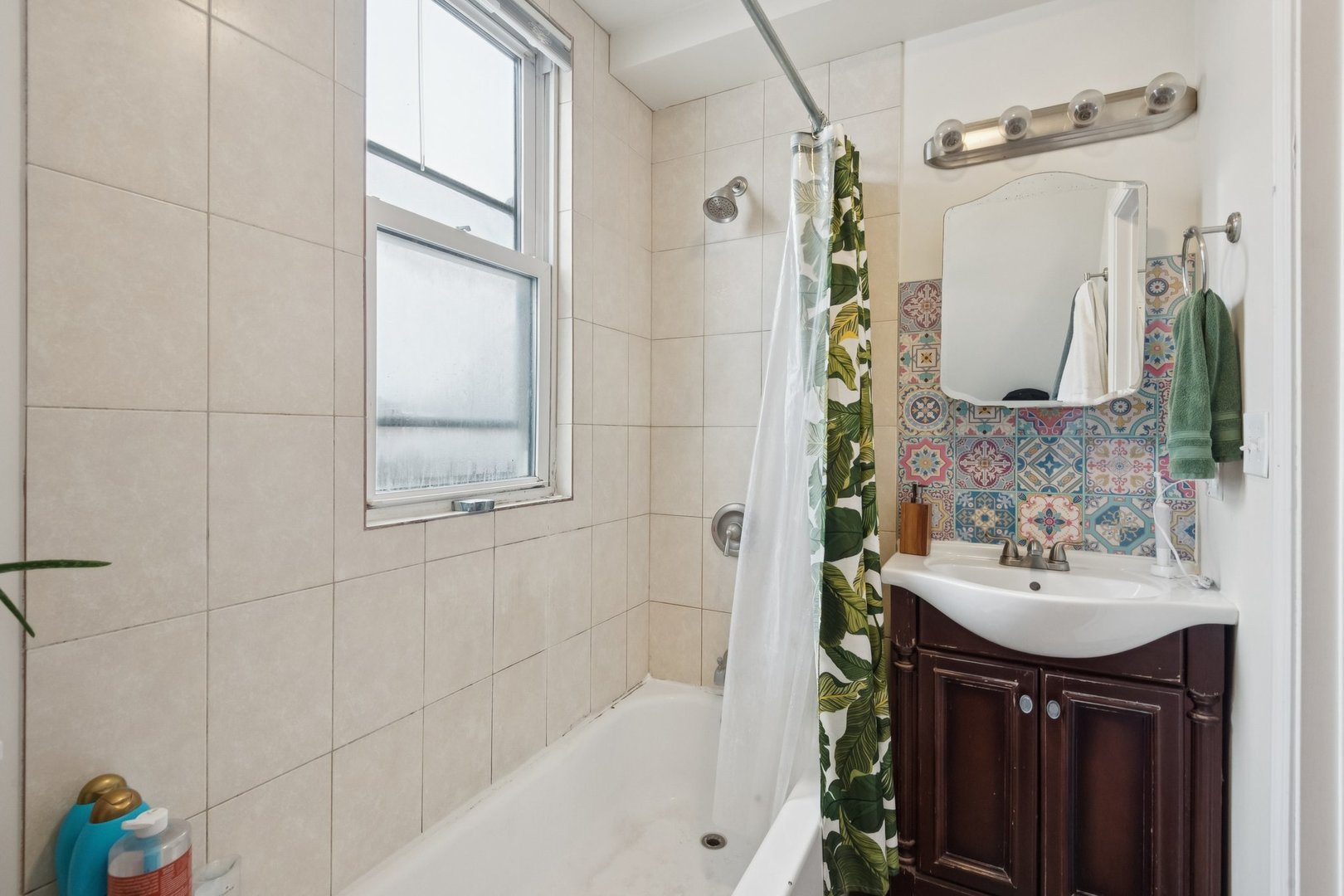 1707 N WASHTENAW Avenue