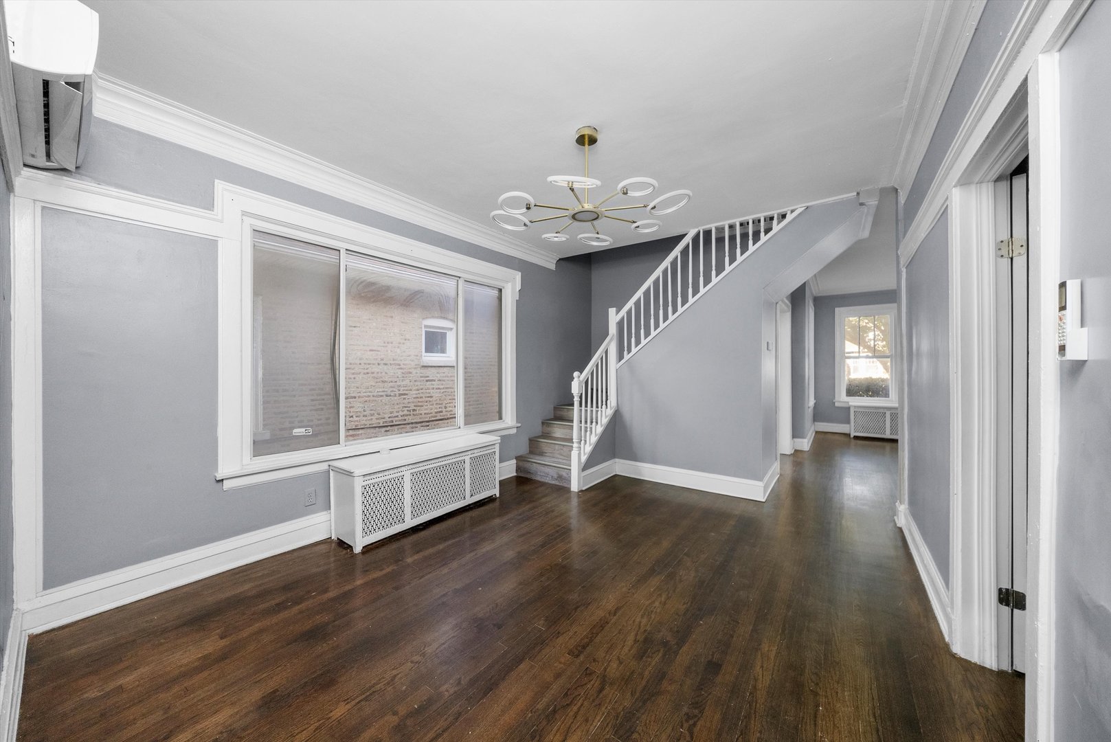 7643 S Paxton Avenue