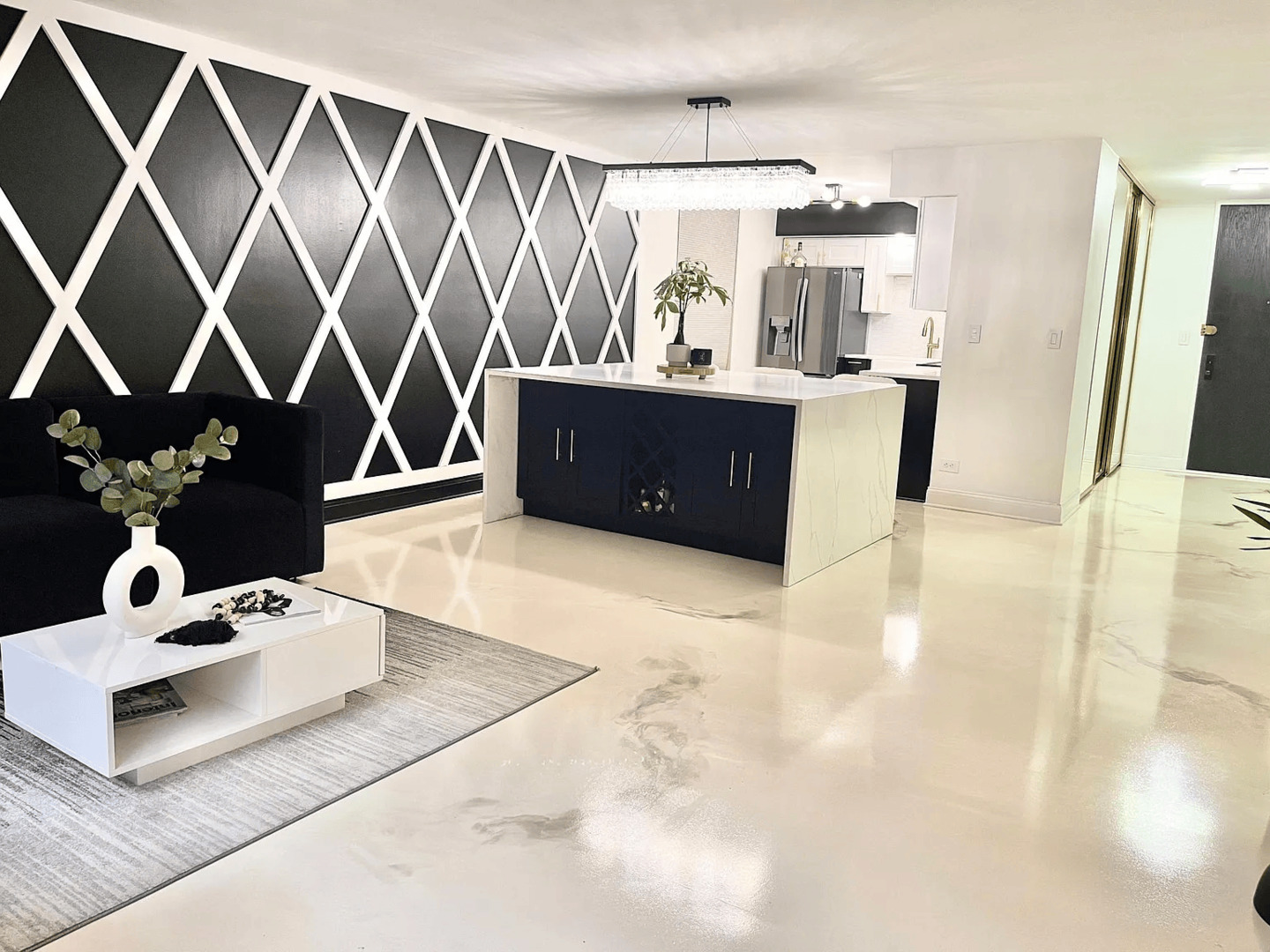 201 E Chestnut Street Unit: 11E