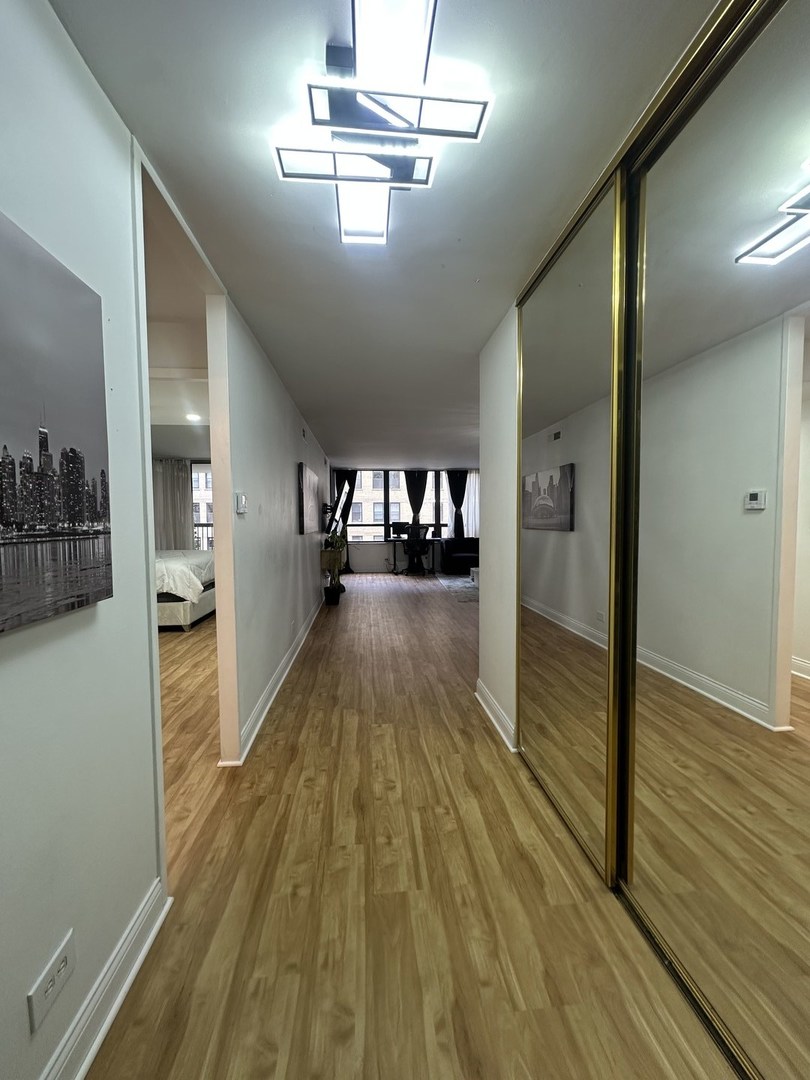201 E Chestnut Street Unit: 11E