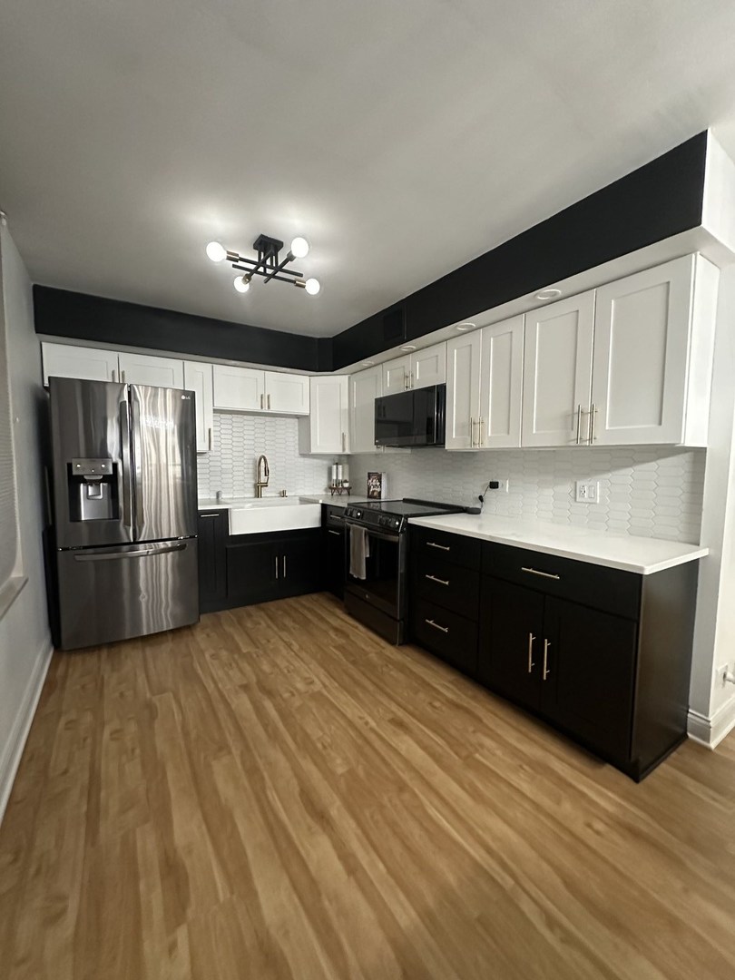 201 E Chestnut Street Unit: 11E