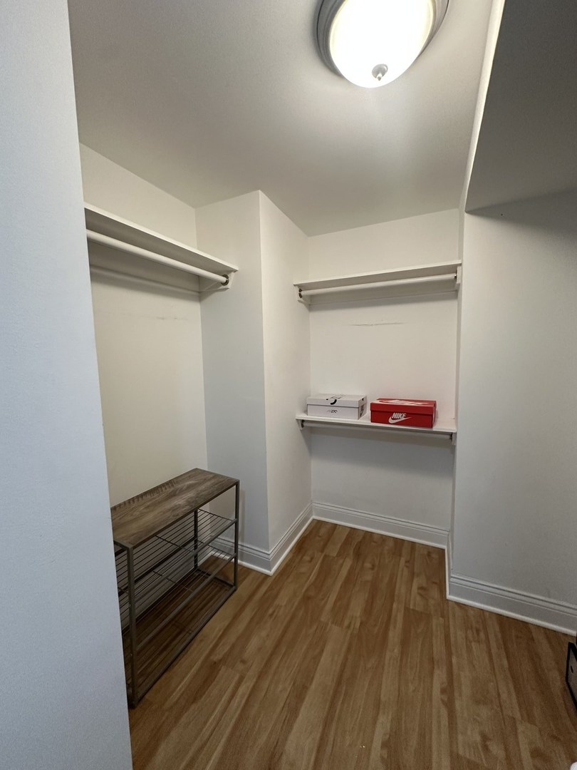 201 E Chestnut Street Unit: 11E