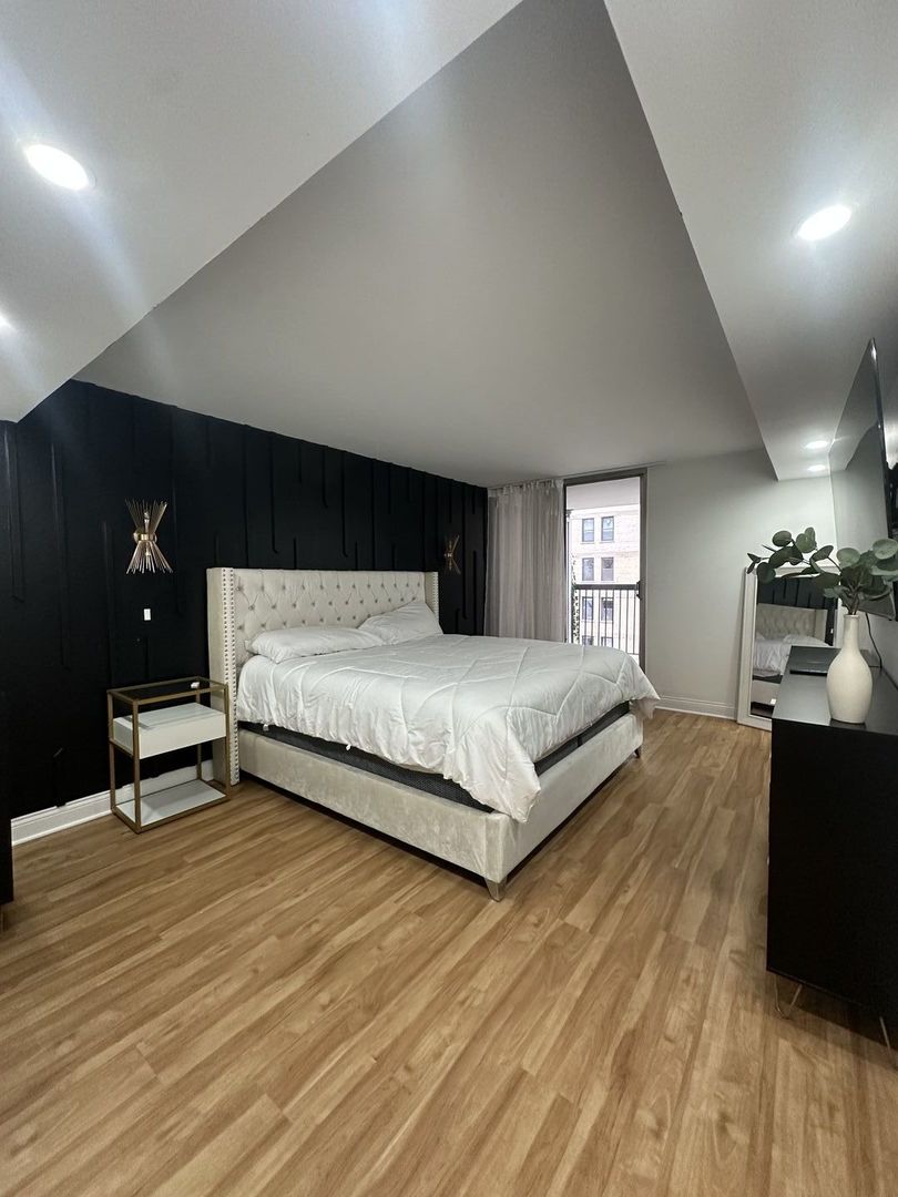201 E Chestnut Street Unit: 11E