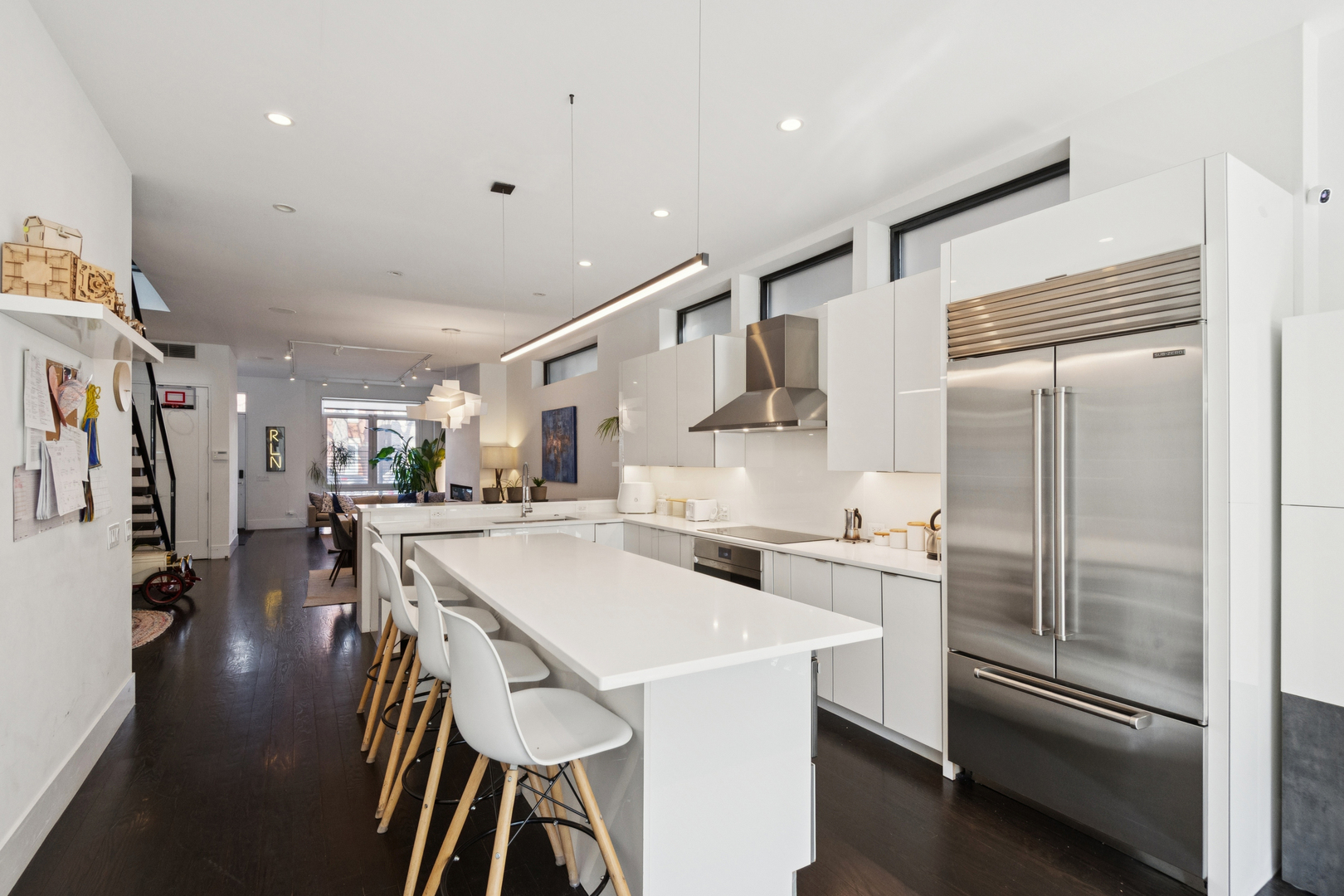 2629 W Superior Street