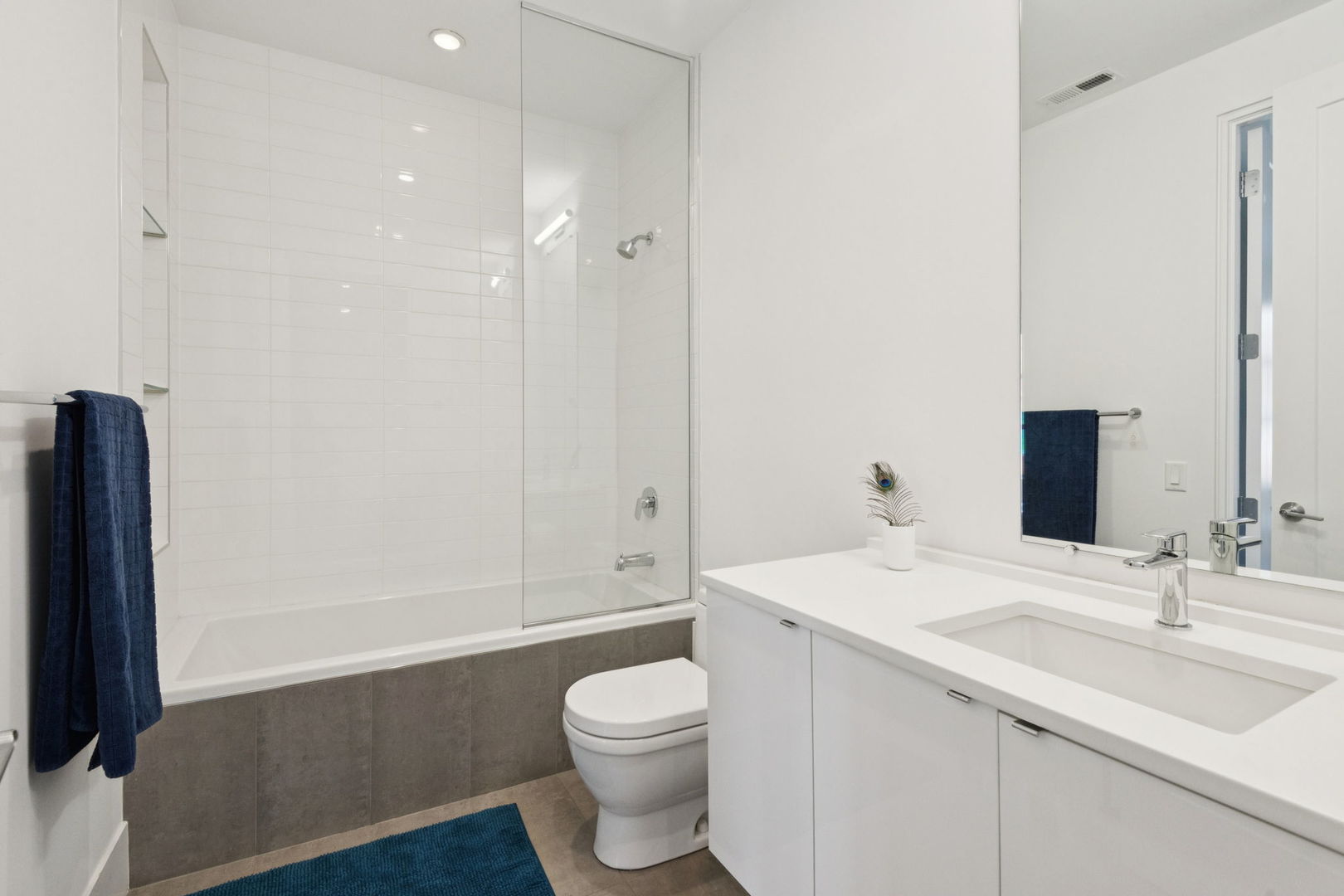 2629 W Superior Street