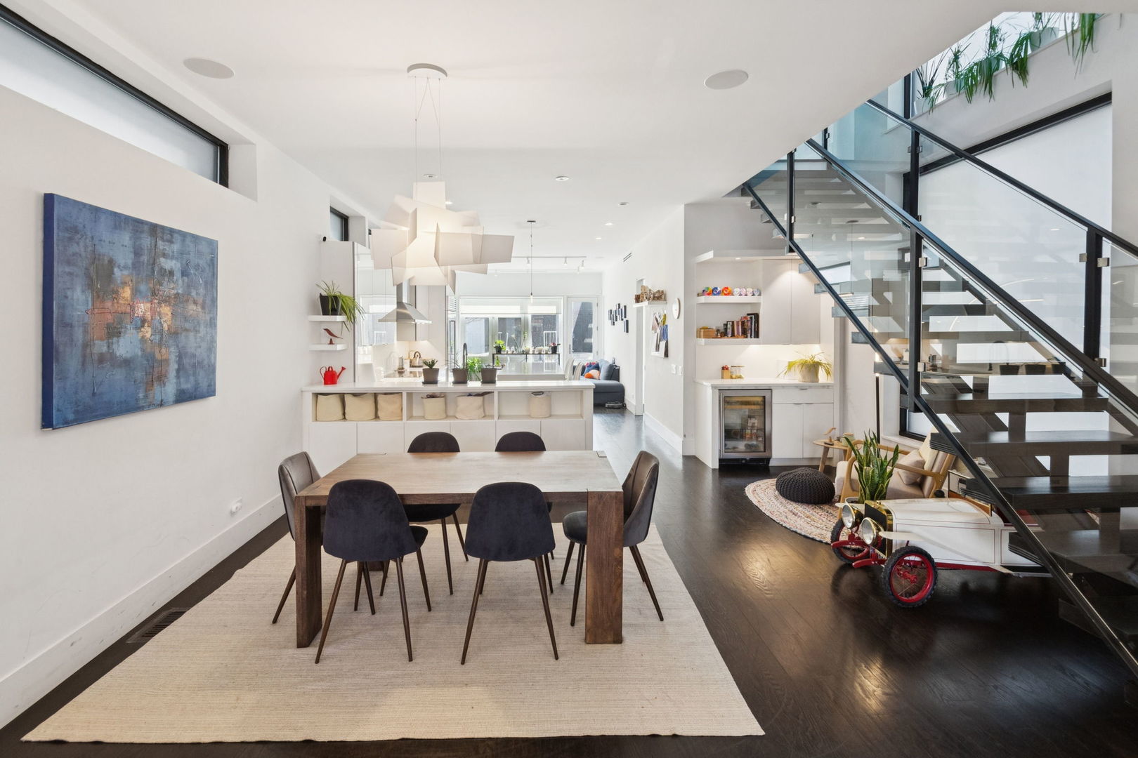 2629 W Superior Street