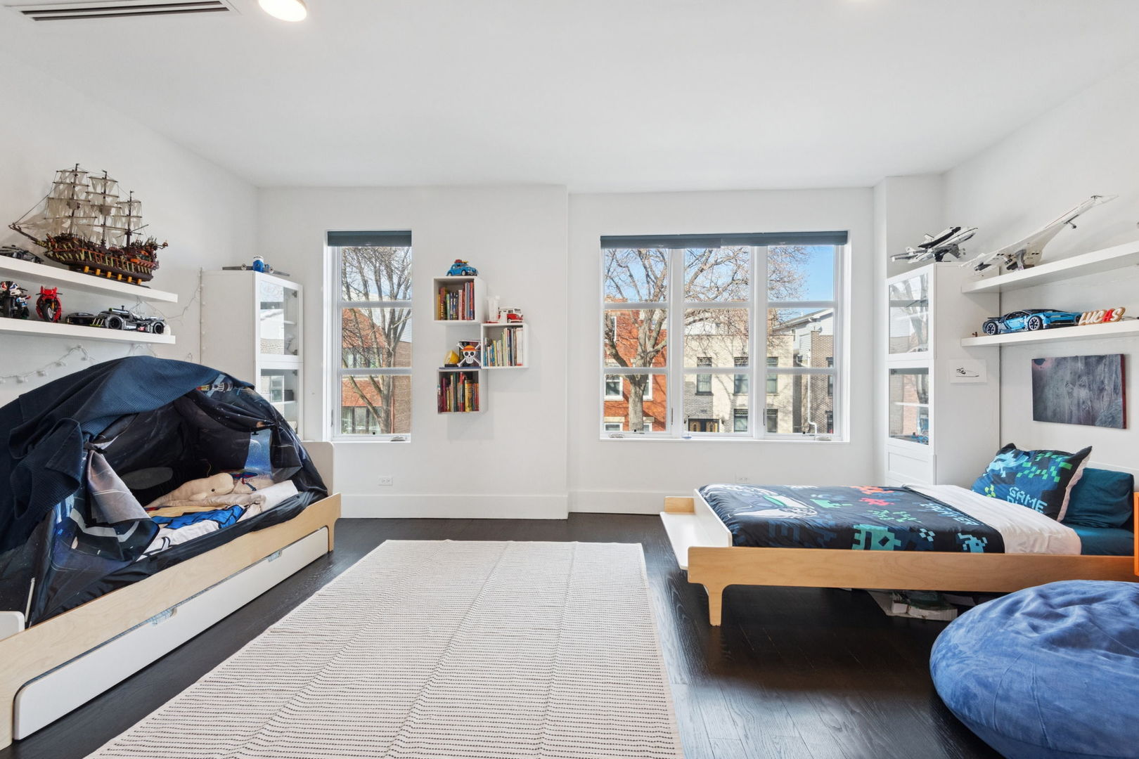 2629 W Superior Street