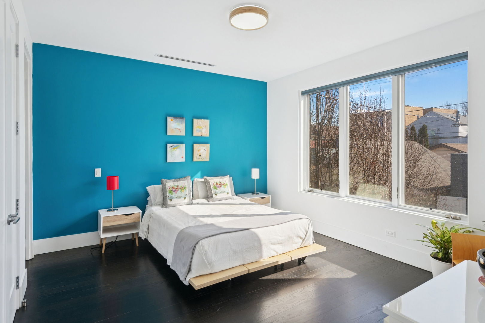 2629 W Superior Street