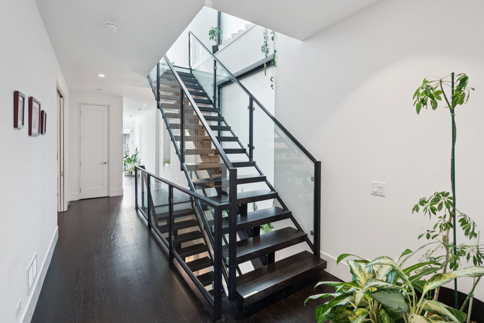 2629 W Superior Street