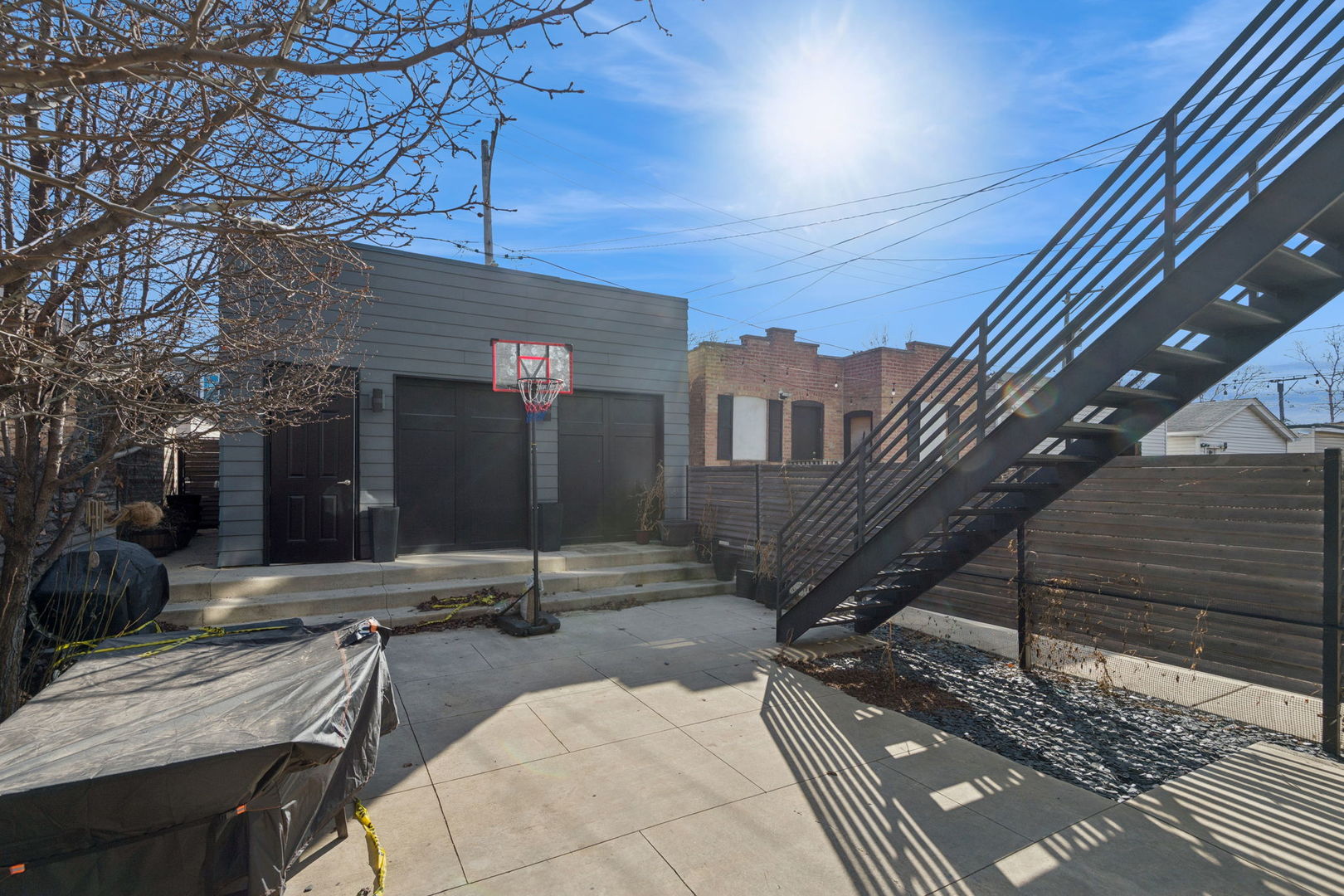 2629 W Superior Street