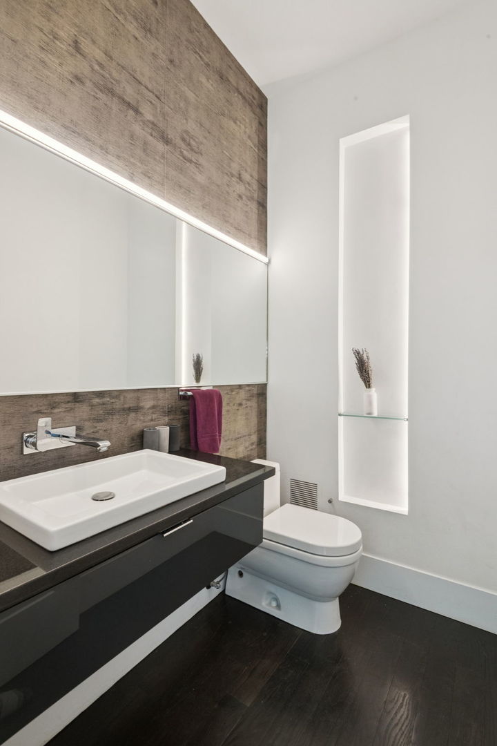 2629 W Superior Street