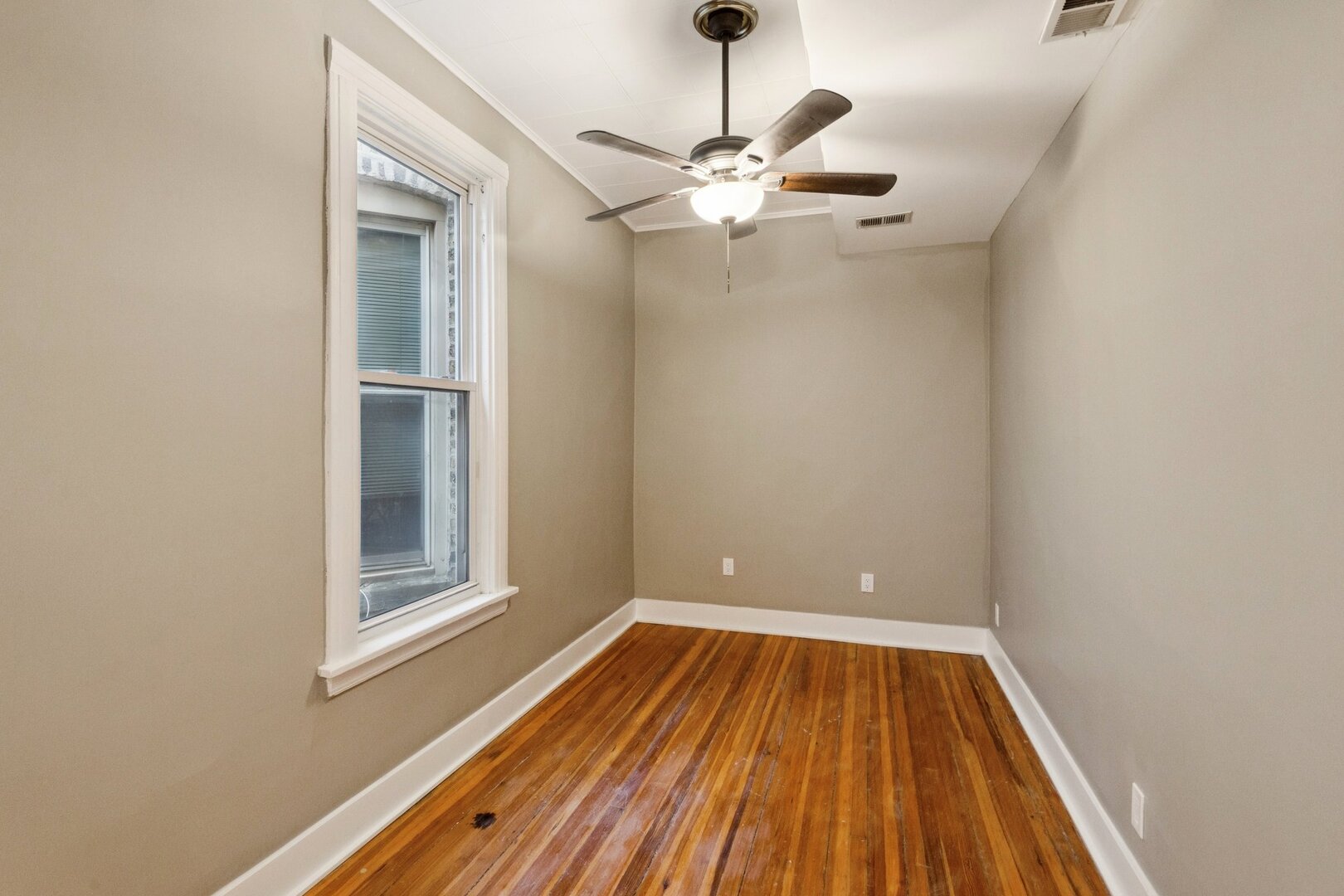 903 W Addison Street Unit: 1