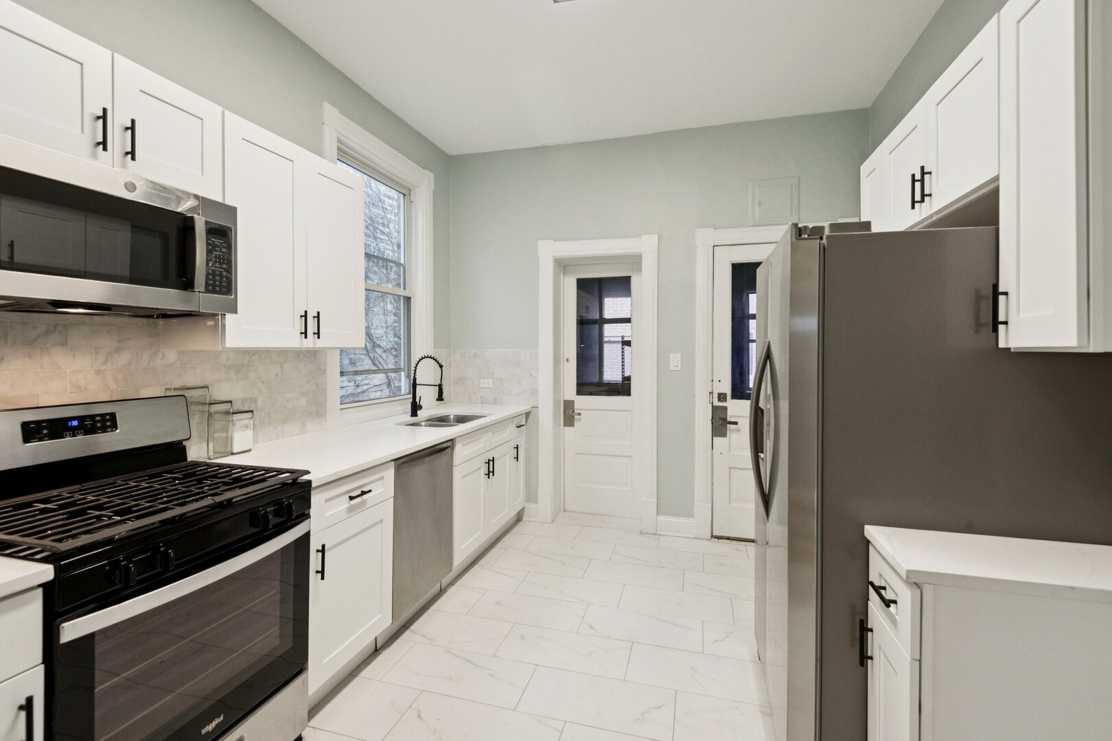 903 W Addison Street Unit: 1