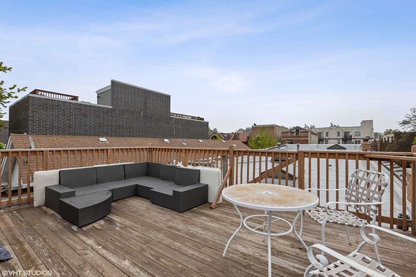 2042 W Crystal Street Unit: 2R