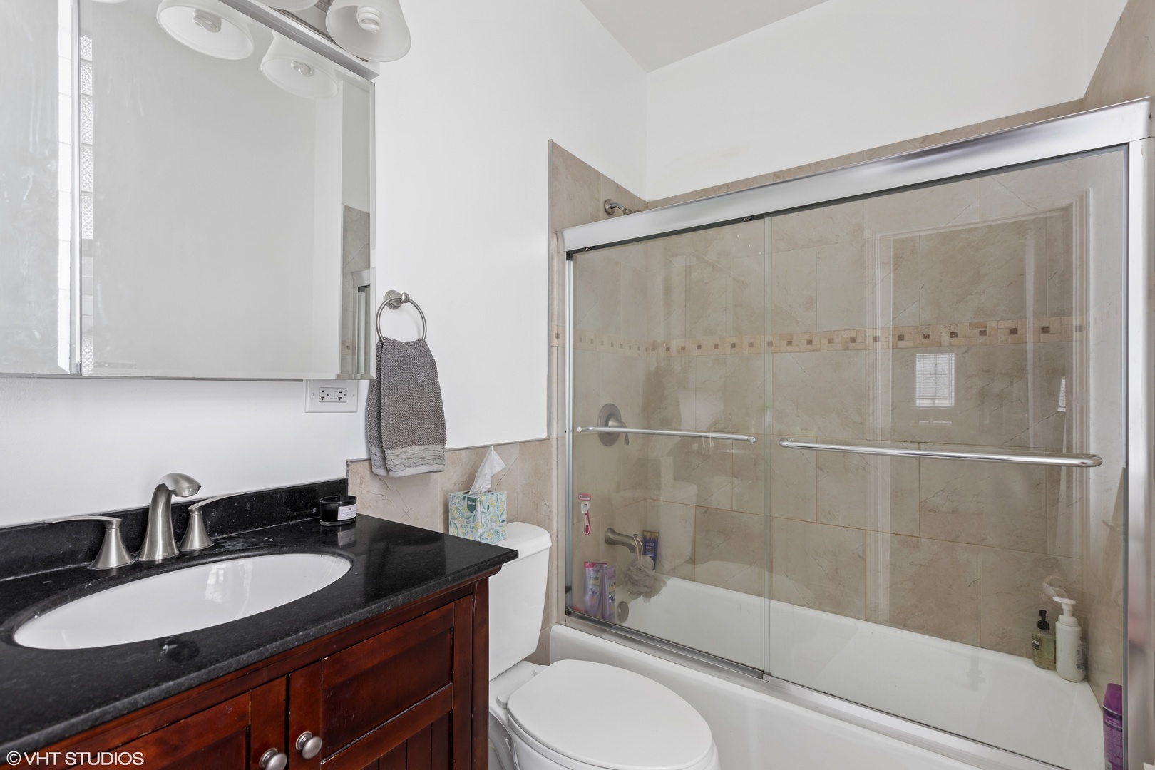 2042 W Crystal Street Unit: 2R